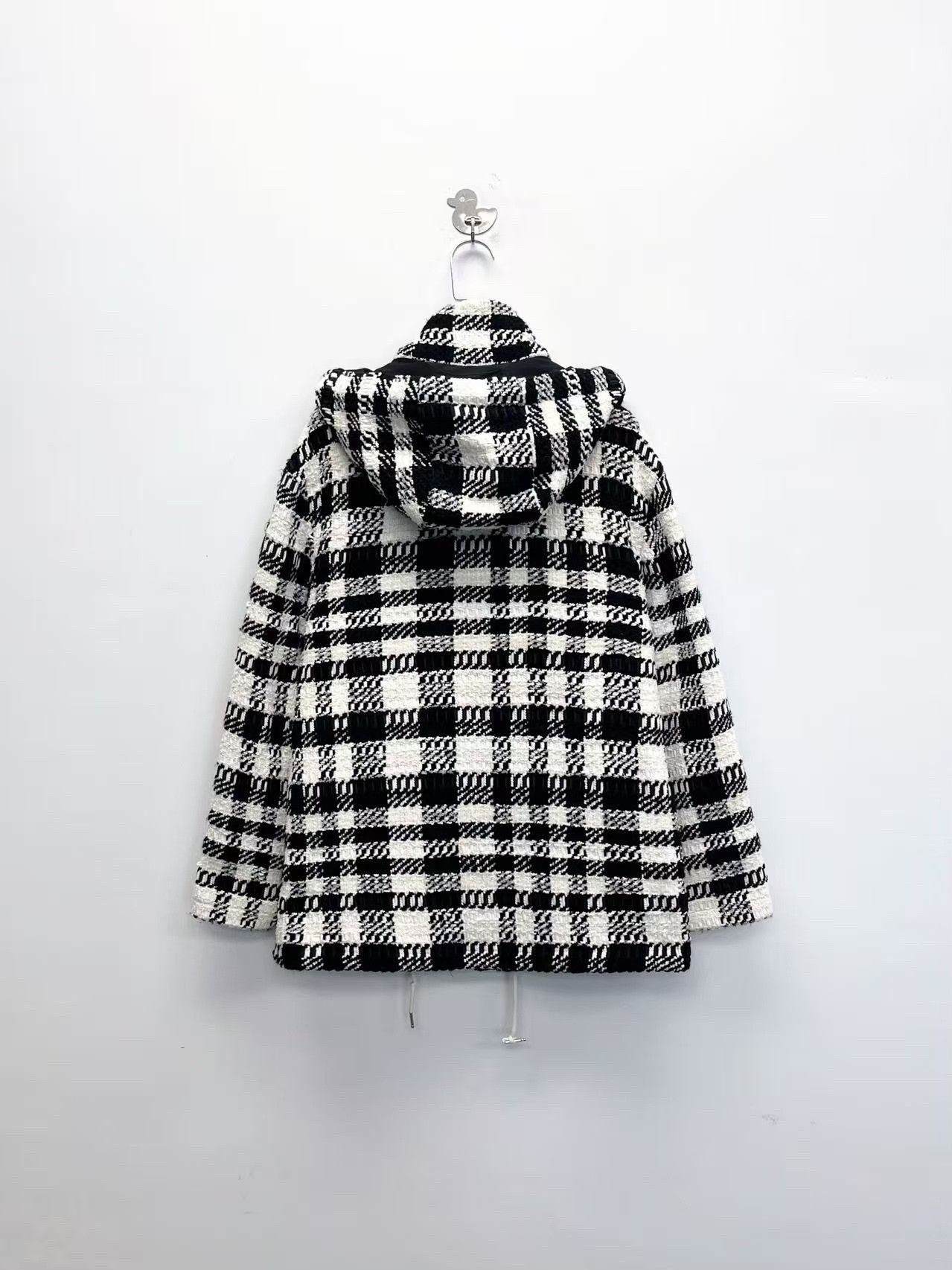 Thom Browne thom browne black and white hooded jacket Size XS / US 0-2 / IT 36-38 - 2 Thumbnail