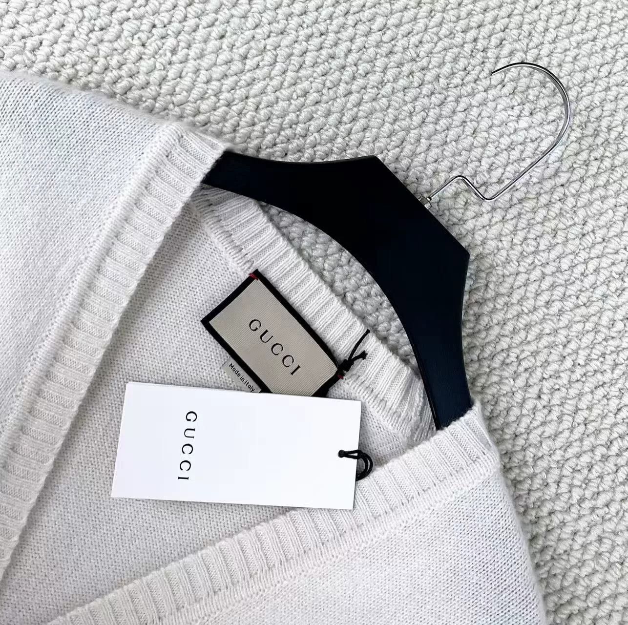 Gucci gucci ivory cashmere short cardigan with gold buttons Size XS / US 0-2 / IT 36-38 - 3 Thumbnail