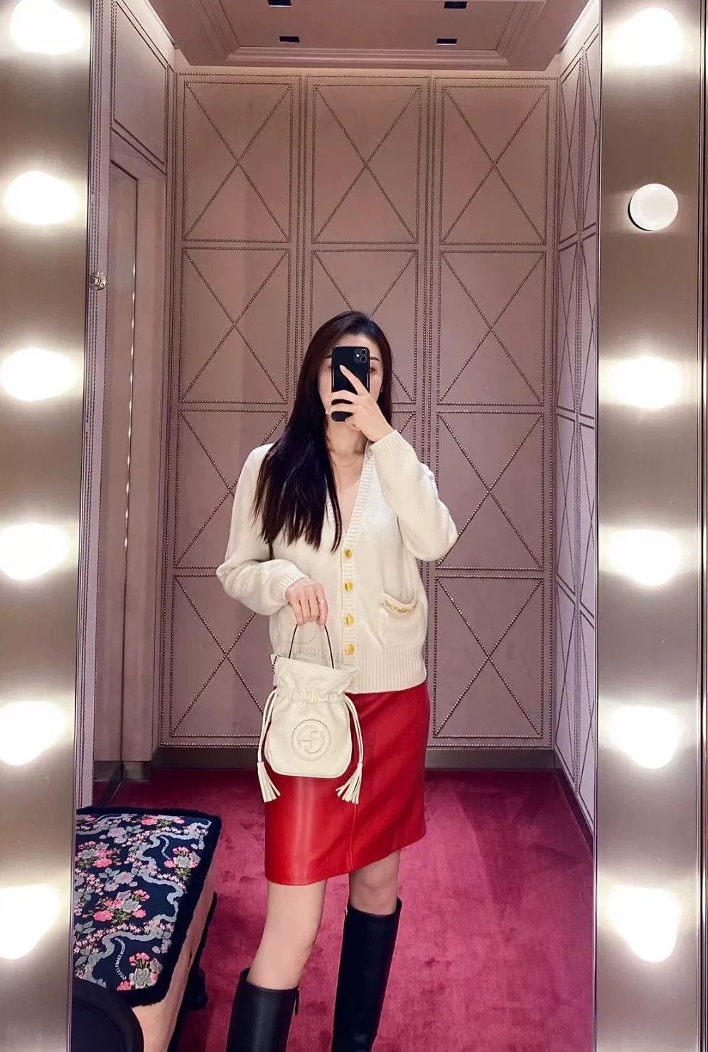Gucci gucci ivory cashmere short cardigan with gold buttons Size XS / US 0-2 / IT 36-38 - 8 Thumbnail