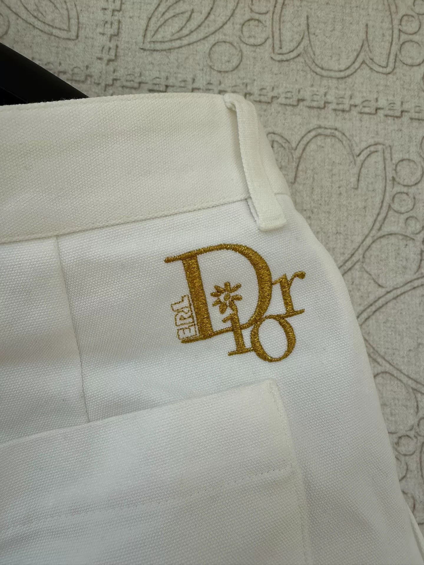 Dior Dior x Erl Rabbit Shorts in White Size 42" / US 20 - 4 Thumbnail