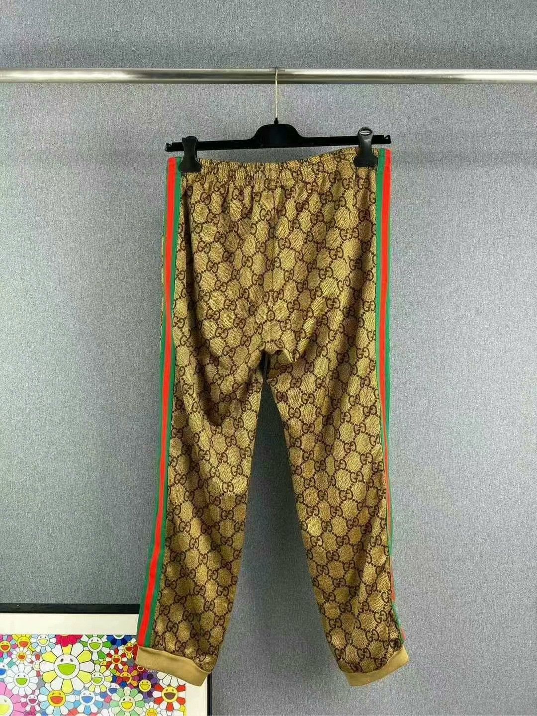 Gucci gucci logo long pants in beige Size 30" / US 8 / IT 44 - 2 Thumbnail