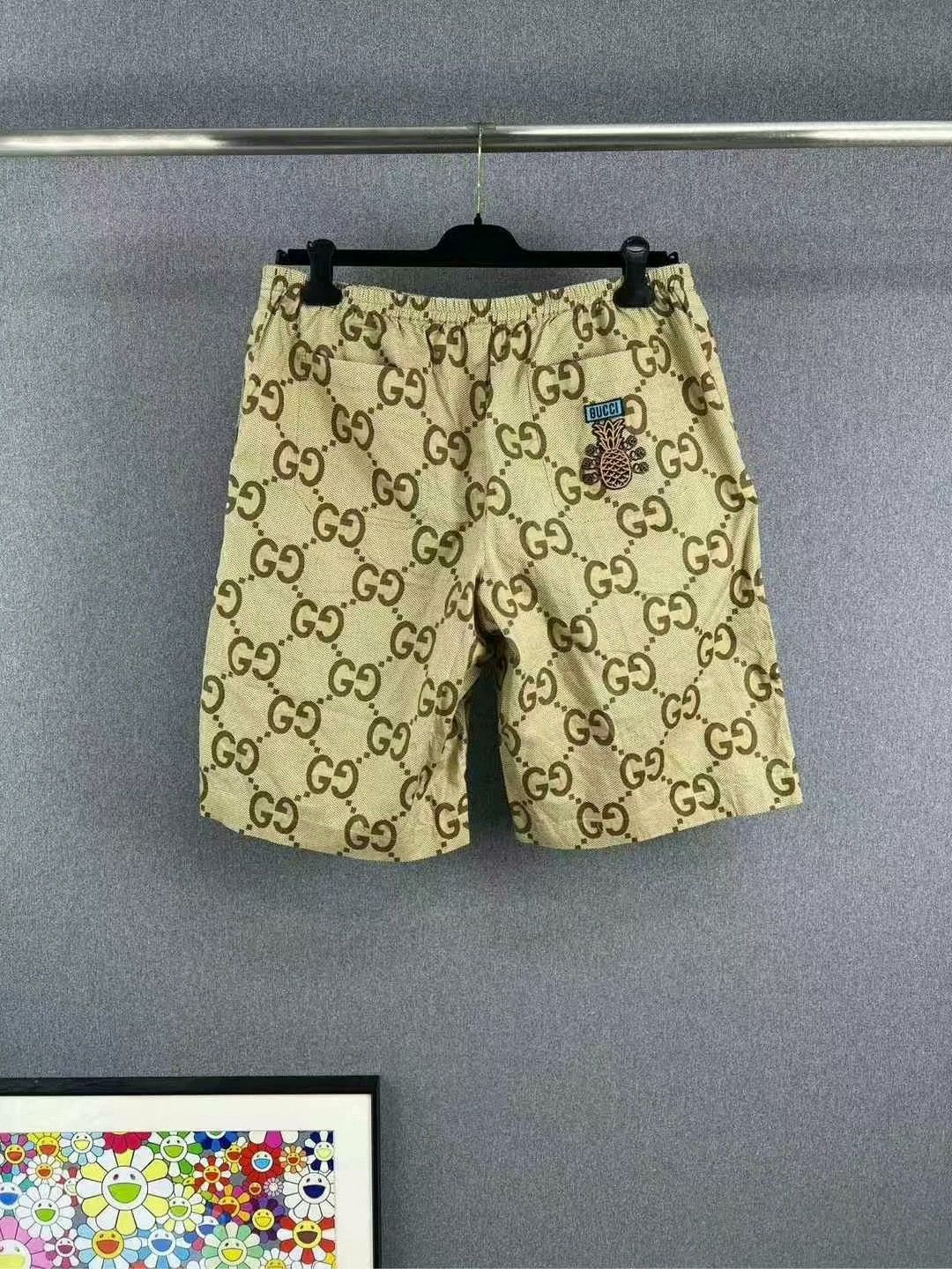 Gucci gucci logo print shorts in excellent condition Size US 42 / EU 58 - 2 Thumbnail