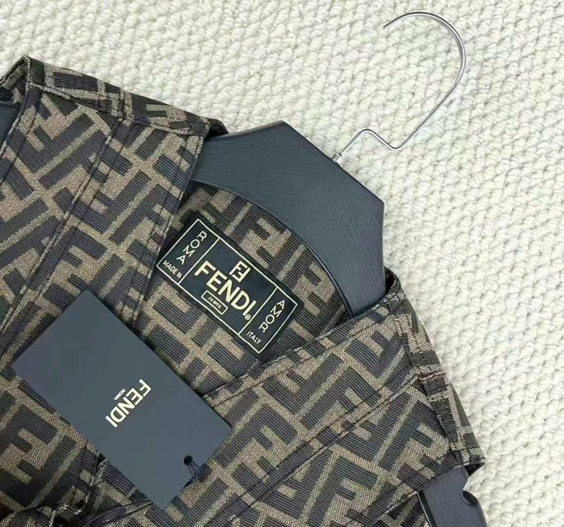 Fendi fendi brown logo print sleeveless vest Size S / US 4 / IT 40 - 3 Thumbnail