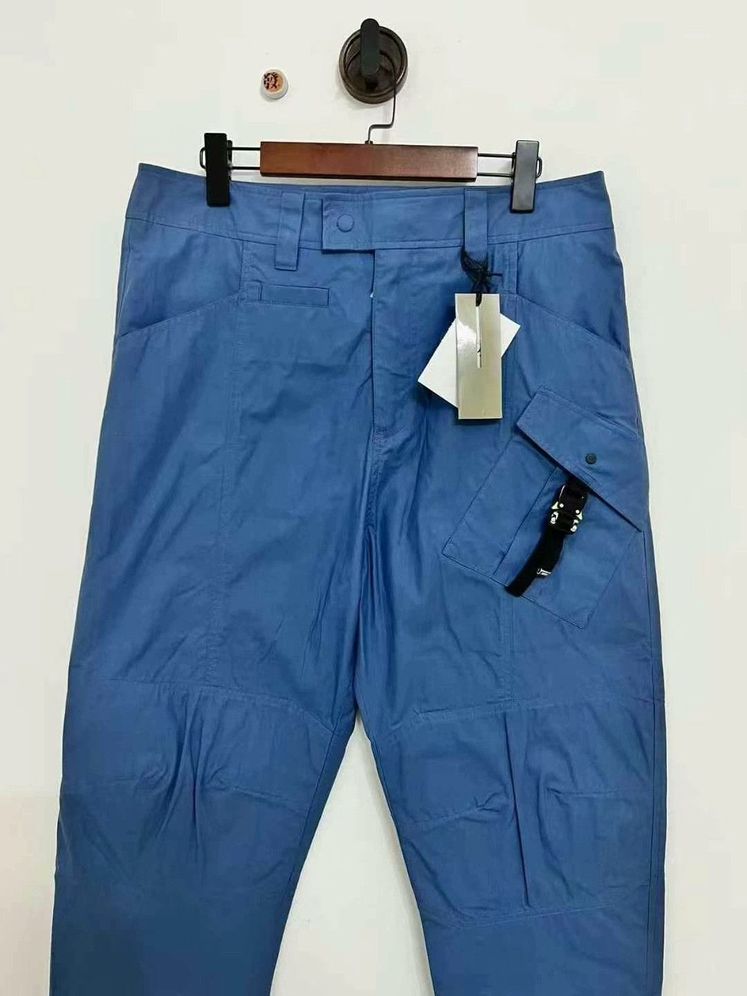 Dior dior blue cargo pants with lock buckle Size US 40 / EU 56 - 2 Thumbnail