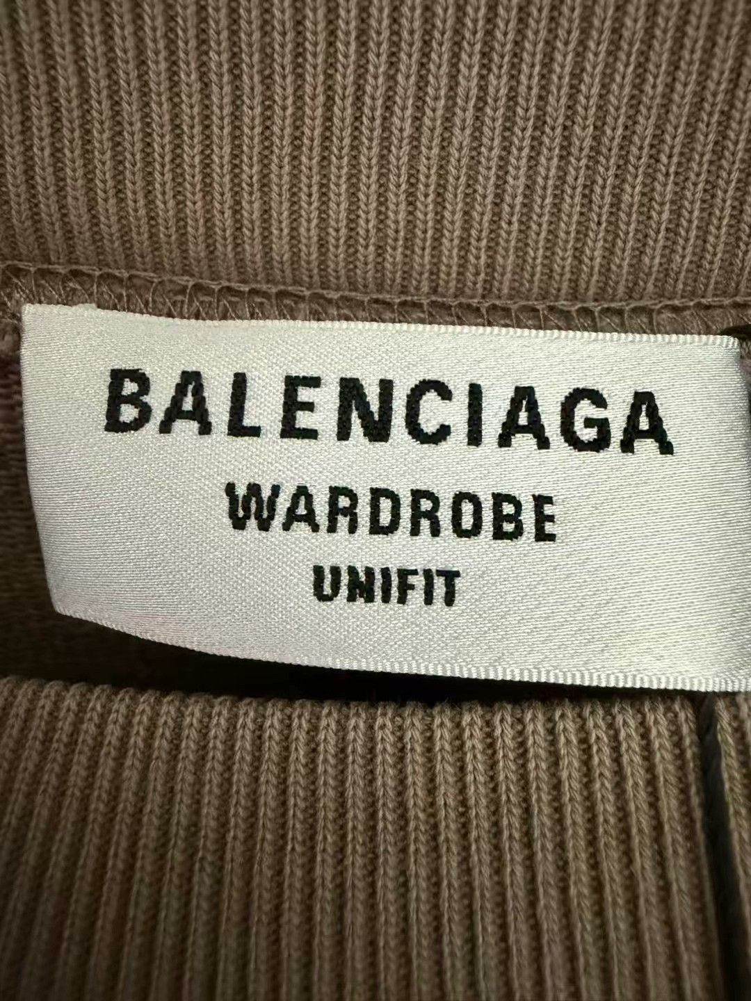 Balenciaga balenciaga beige long sleeve logo sweatshirt Size US M / EU 48-50 / 2 - 3 Thumbnail