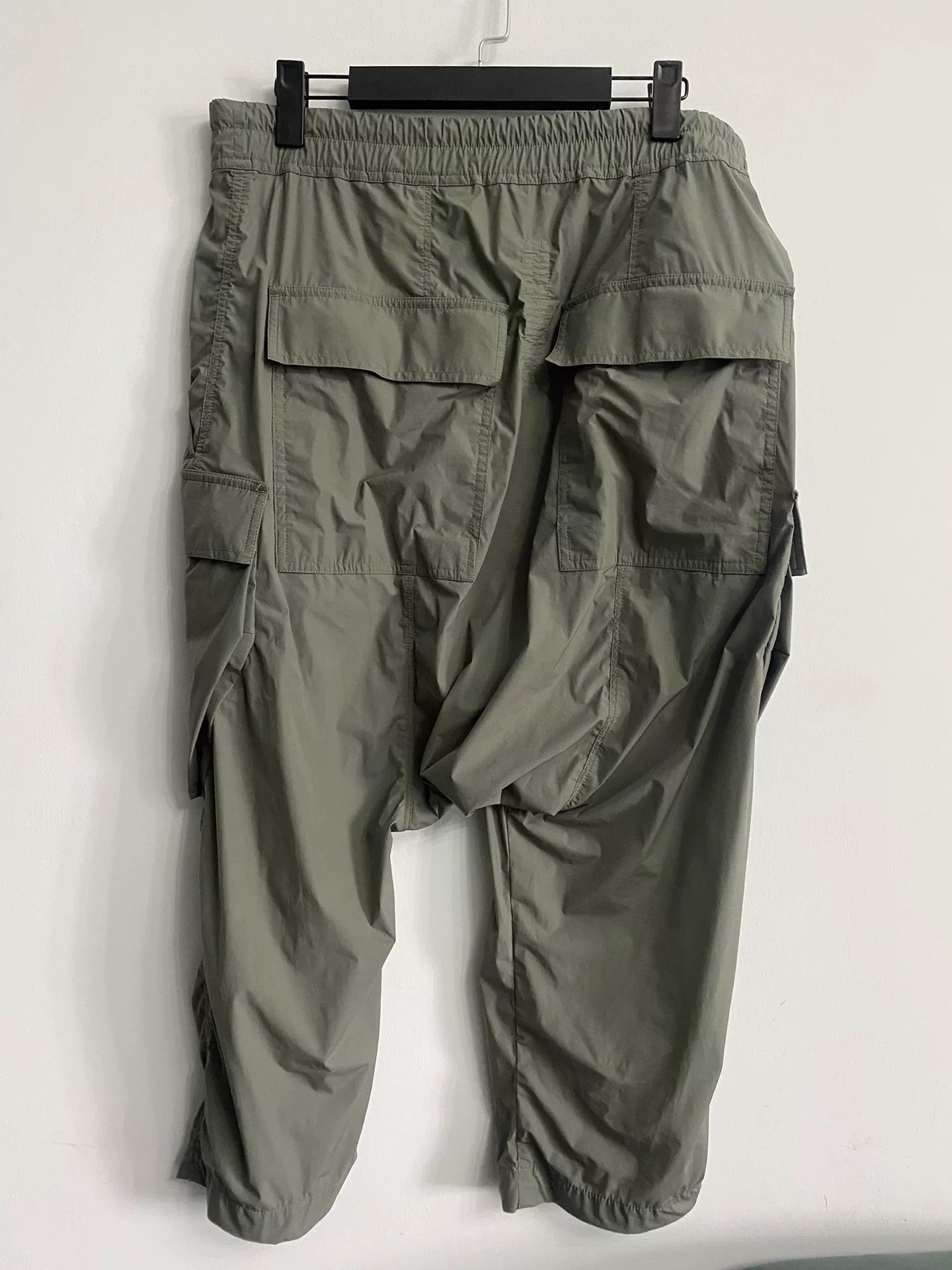Rick Owens rick owens green nylon three-quarter pants Size US 40 / EU 56 - 2 Thumbnail