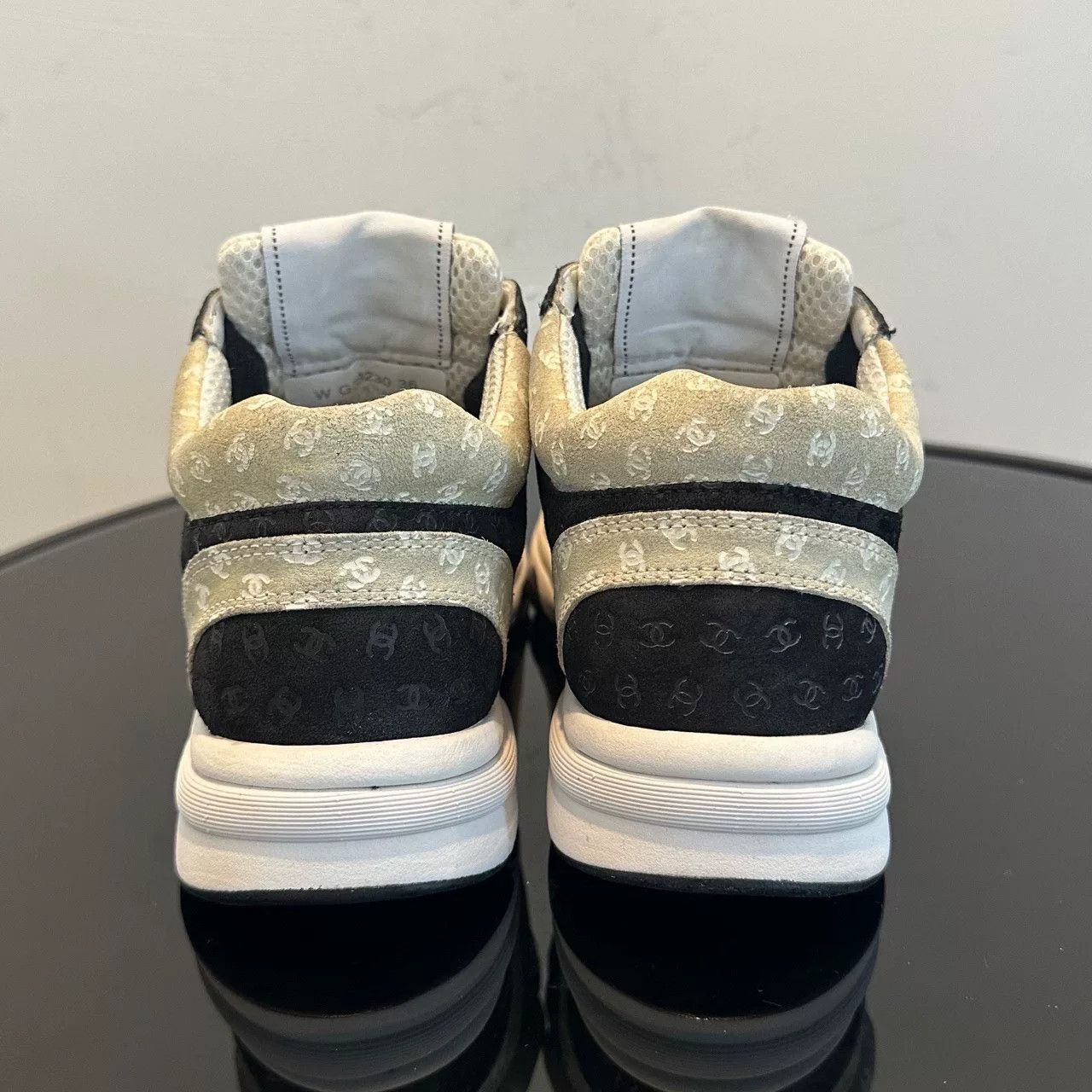 Chanel chanel logo printed low-top sneakers Size US 6 / IT 36 - 5 Thumbnail