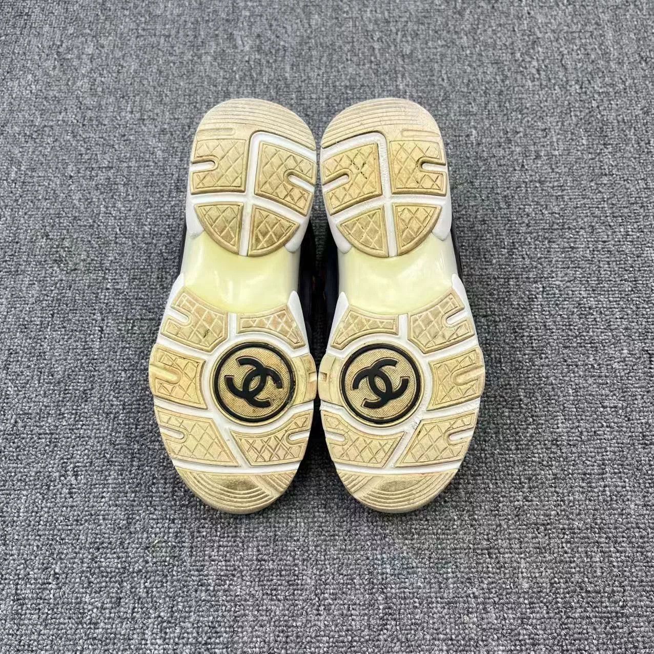 Chanel chanel purple tweed logo casual sneakers Size US 5 / IT 35 - 4 Thumbnail