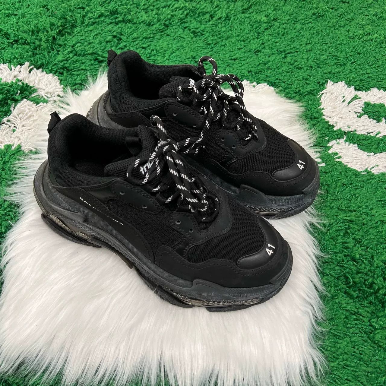 Balenciaga balenciaga triple s black sneakers size 41 Size US 8 / EU 41 - 4 Thumbnail
