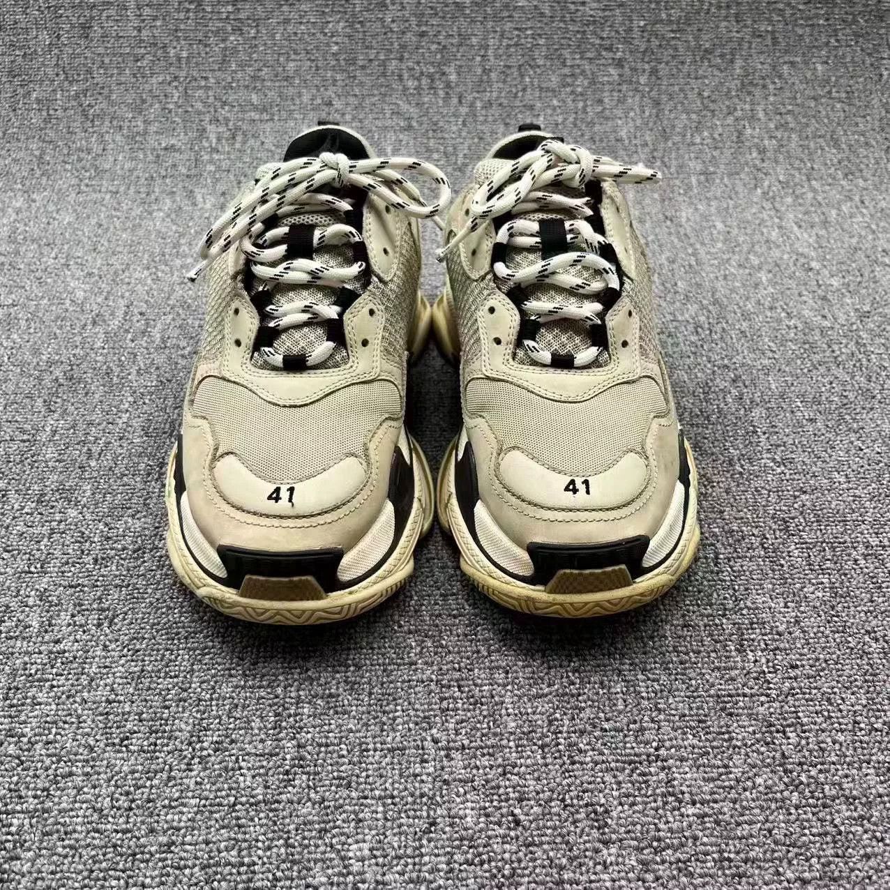 Balenciaga balenciaga triple s retro dad sneakers Size US 8 / EU 41 - 2 Thumbnail
