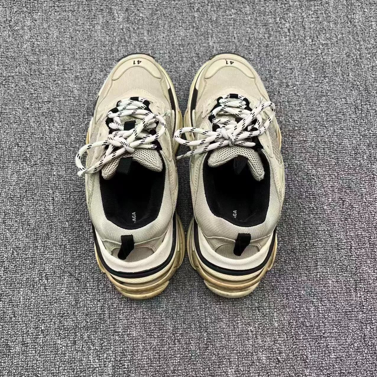 Balenciaga balenciaga triple s retro dad sneakers Size US 8 / EU 41 - 3 Thumbnail