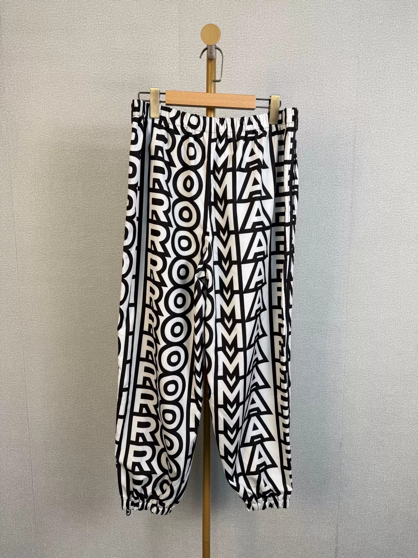 Fendi fendi all-over logo drawstring pants size large Size US 34 / EU 50 - 2 Thumbnail