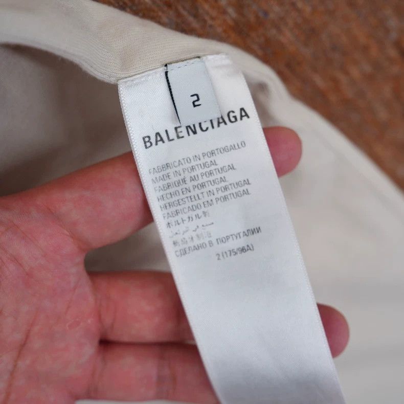 Balenciaga Balenciaga XXXL Embroidered Beige T-shirt Size US XXL / EU 58 / 5 - 4 Thumbnail