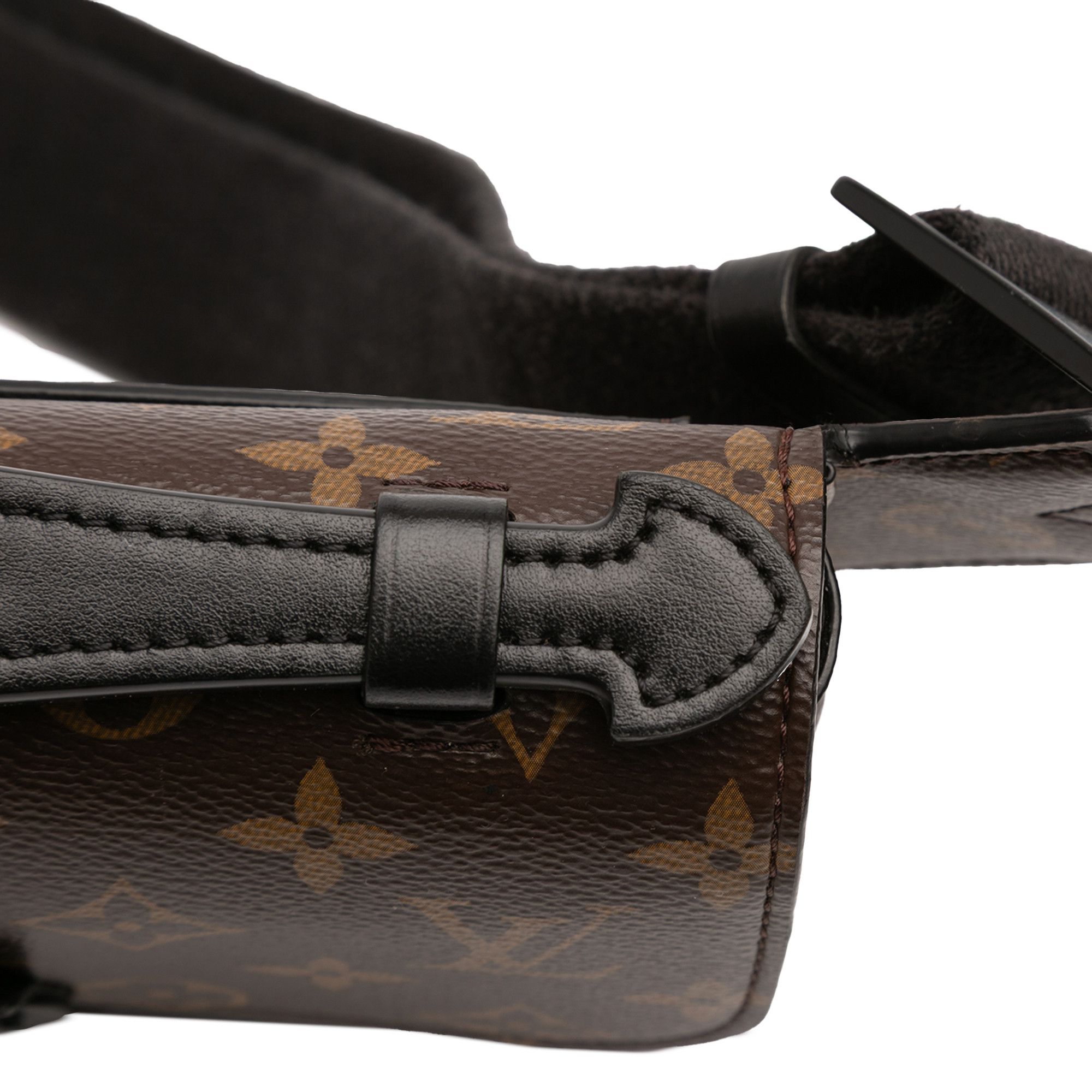 Louis Vuitton Louis Vuitton Monogram S Lock Sling Size ONE SIZE - 9 Thumbnail