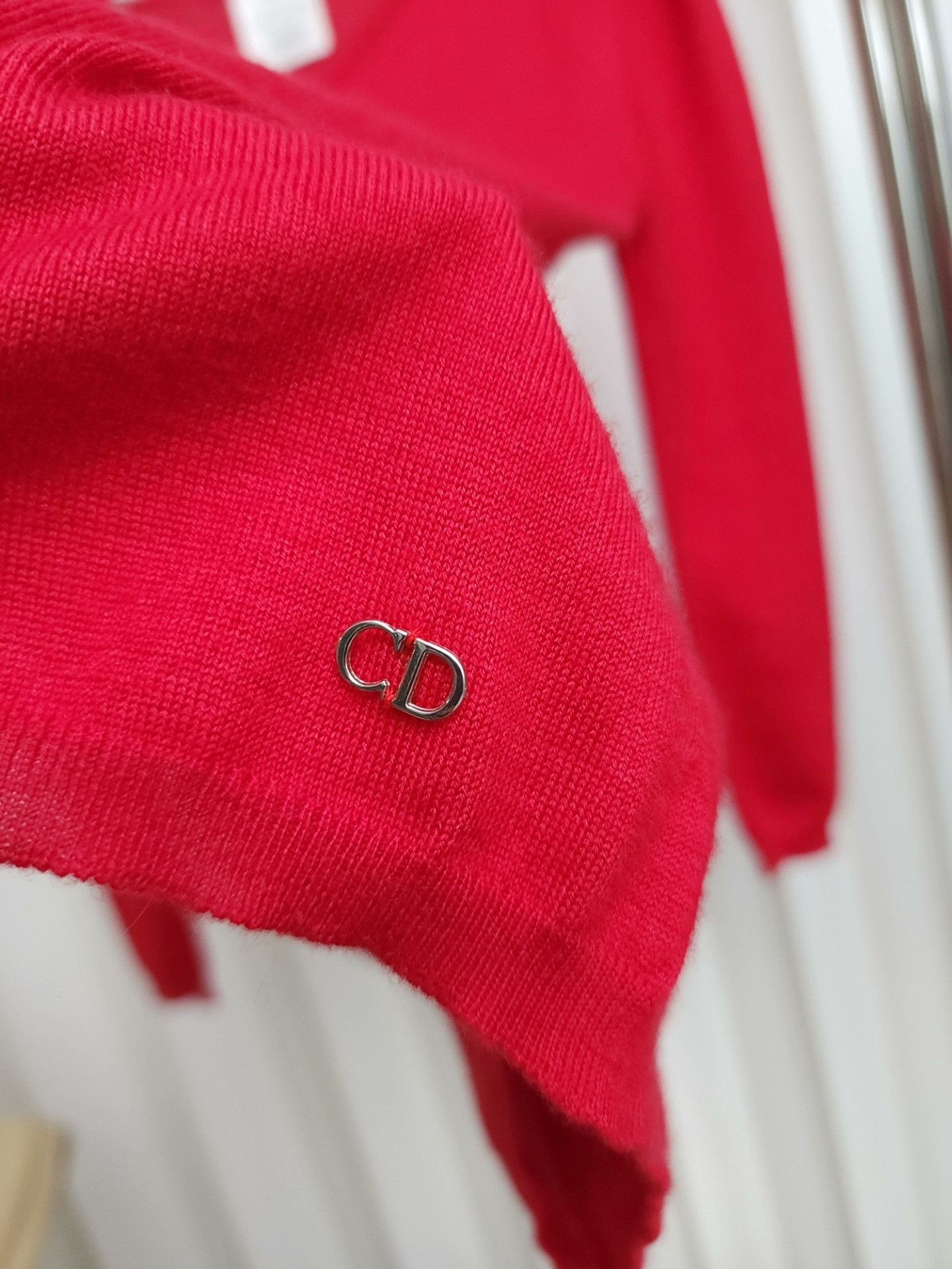 Dior red v-neck knit sweater by dior Size US M / EU 48-50 / 2 - 4 Thumbnail