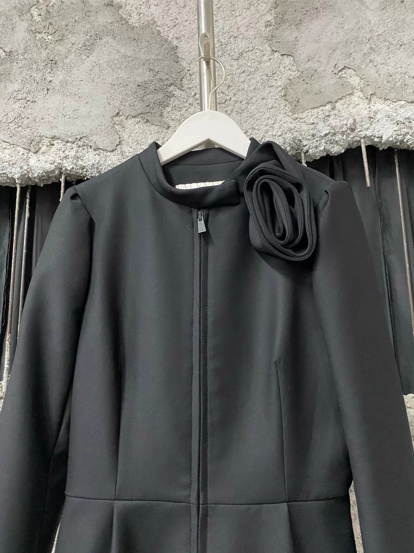 Valentino black wool zip coat by Valentino Size US M / EU 48-50 / 2 - 3 Thumbnail