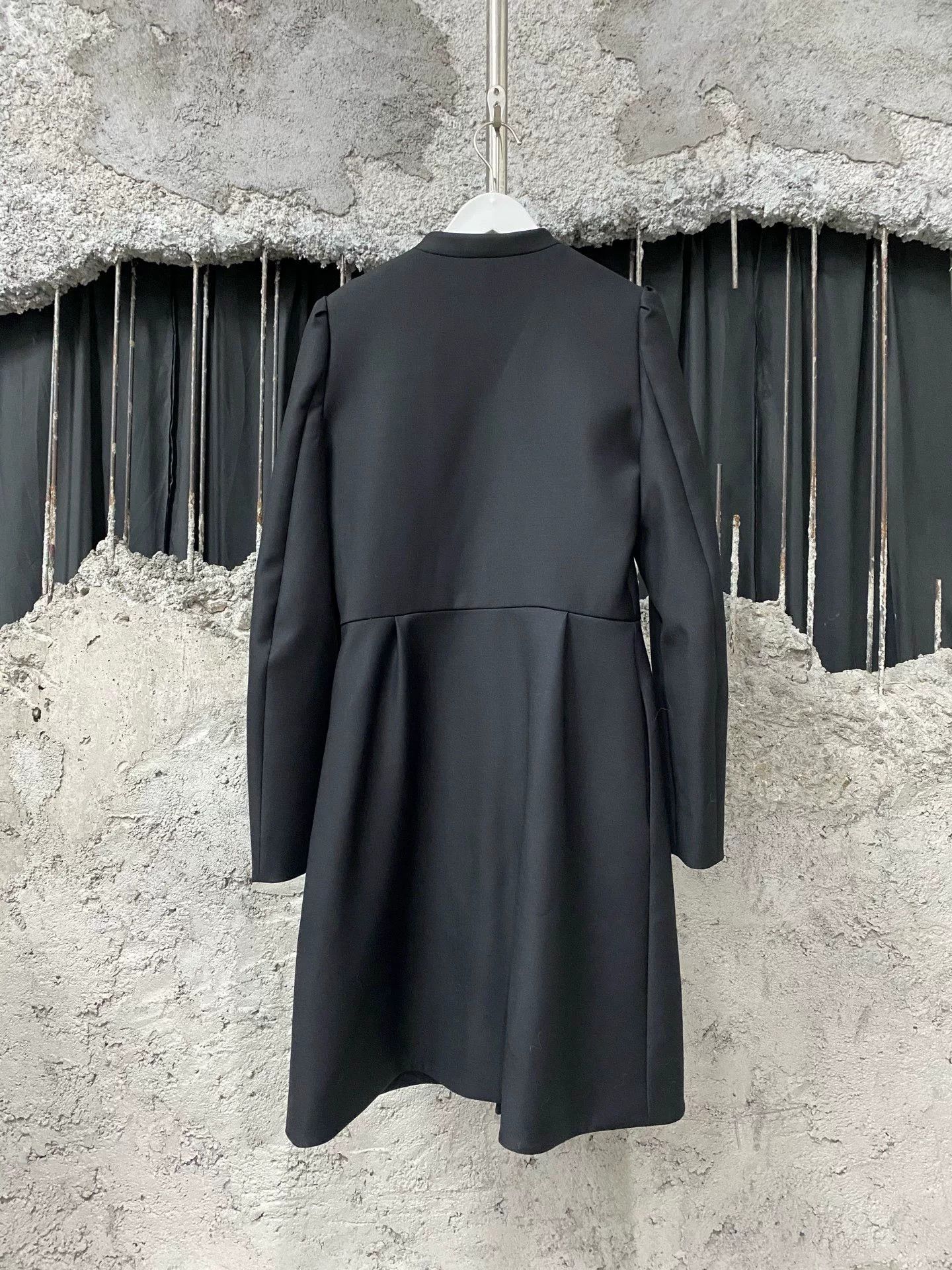 Valentino black wool zip coat by Valentino Size US M / EU 48-50 / 2 - 2 Thumbnail