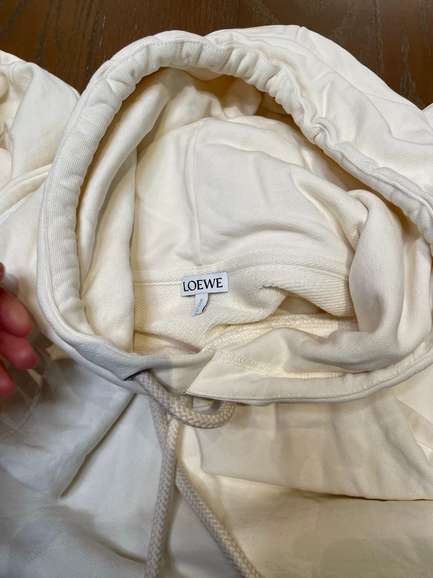 Loewe Loewe Beige Logo Pocket Hoodie L Size US L / EU 52-54 / 3 - 5 Thumbnail