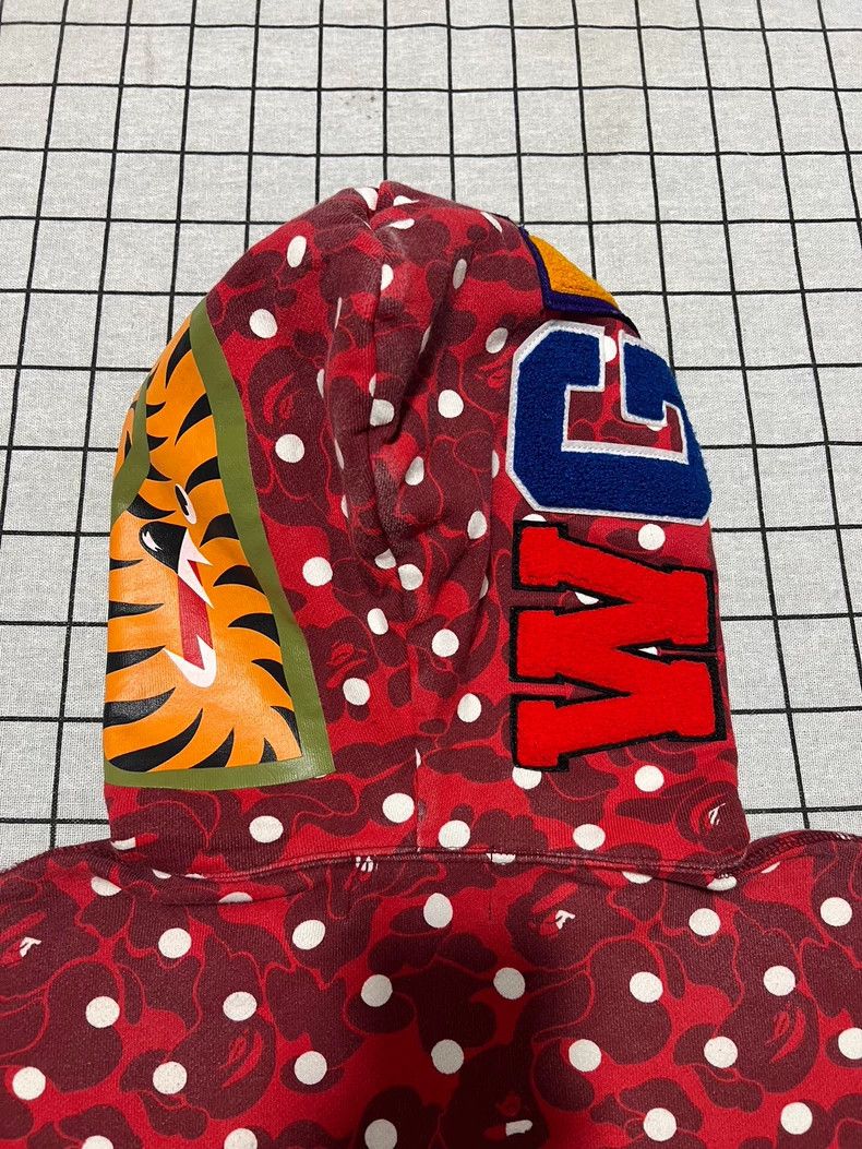 Bape BAPE Red Camo Shark Jacket L Size US L / EU 52-54 / 3 - 4 Thumbnail