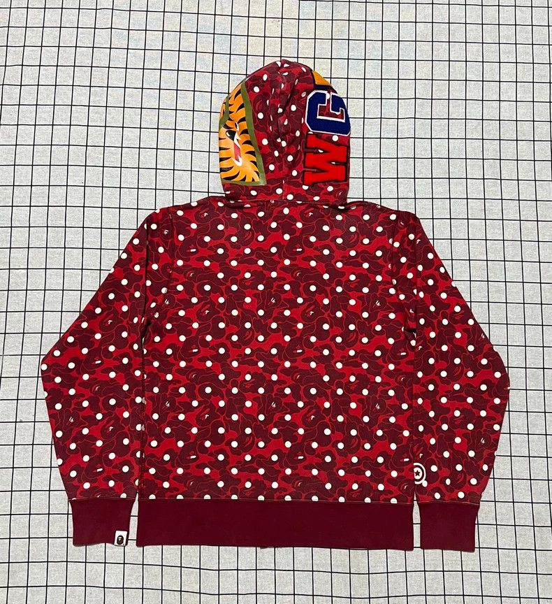 Bape BAPE Red Camo Shark Jacket L Size US L / EU 52-54 / 3 - 2 Thumbnail