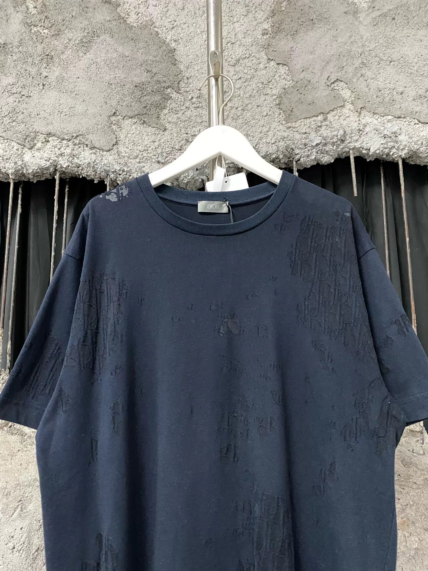 Dior dior distressed logo graphic t-shirt Size US M / EU 48-50 / 2 - 3 Thumbnail