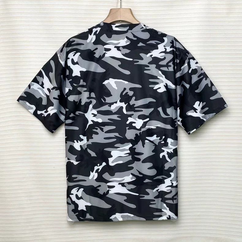 Balenciaga Balenciaga Camo Short Sleeve T-Shirt Size US S / EU 44-46 / 1 - 2 Thumbnail