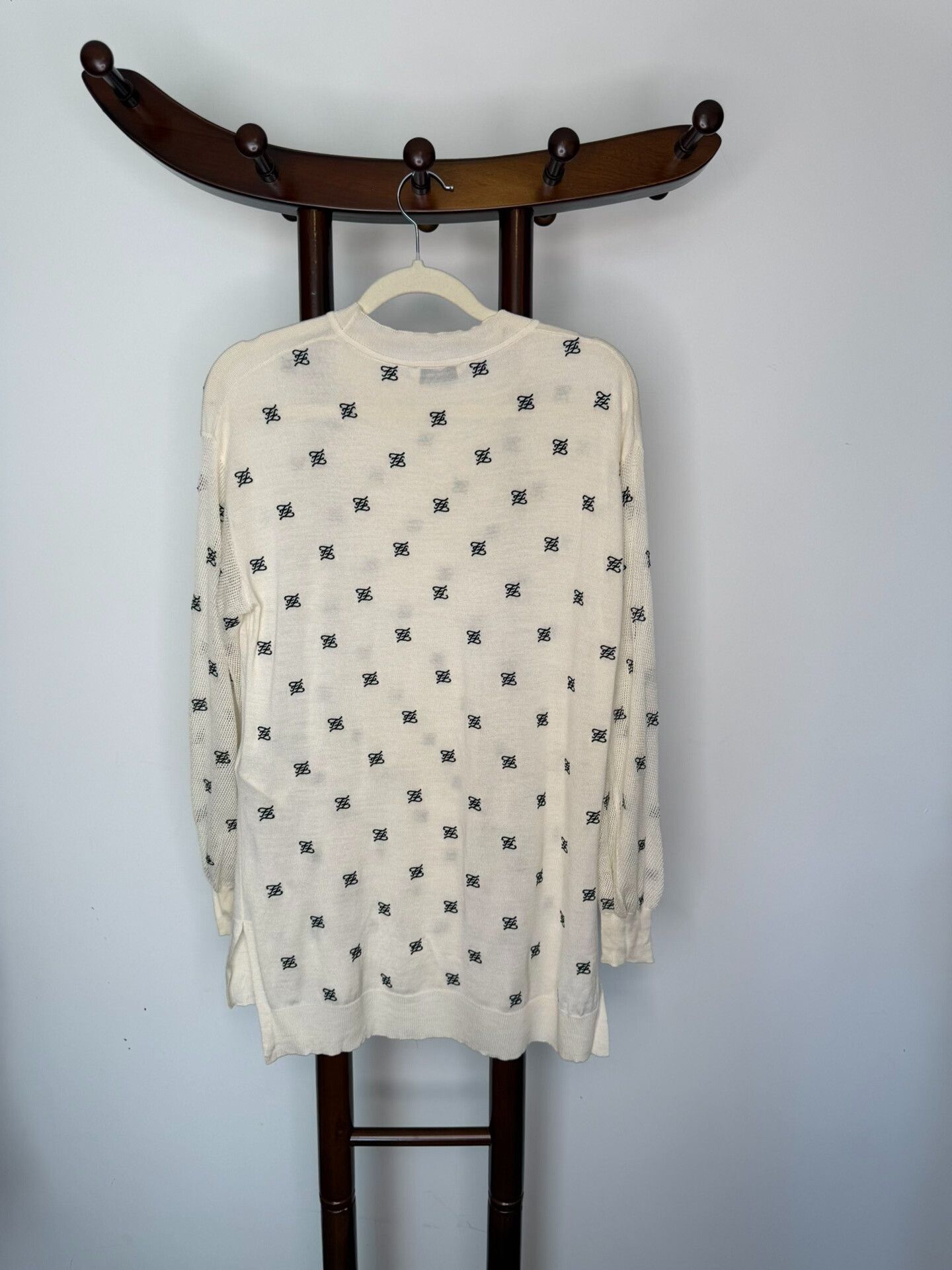 Fendi Fendi Logo Embroidered Loose Sweater Size US S / EU 44-46 / 1 - 3 Thumbnail