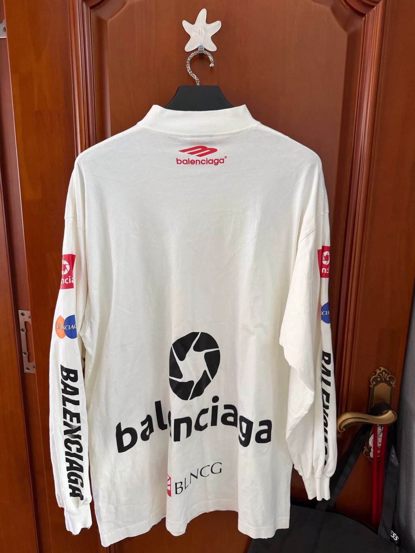 Balenciaga Balenciaga White Logo Print Long Sleeve T-shirt Size US M / EU 48-50 / 2 - 2 Thumbnail