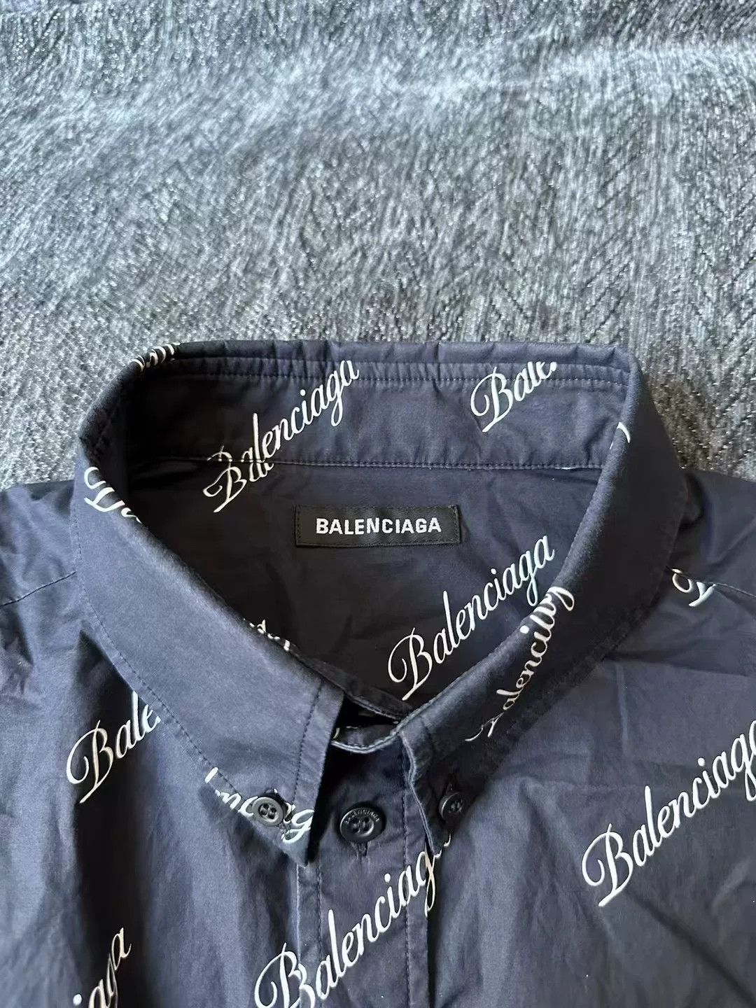 Balenciaga Balenciaga full logo shirt Size US M / EU 48-50 / 2 - 3 Thumbnail