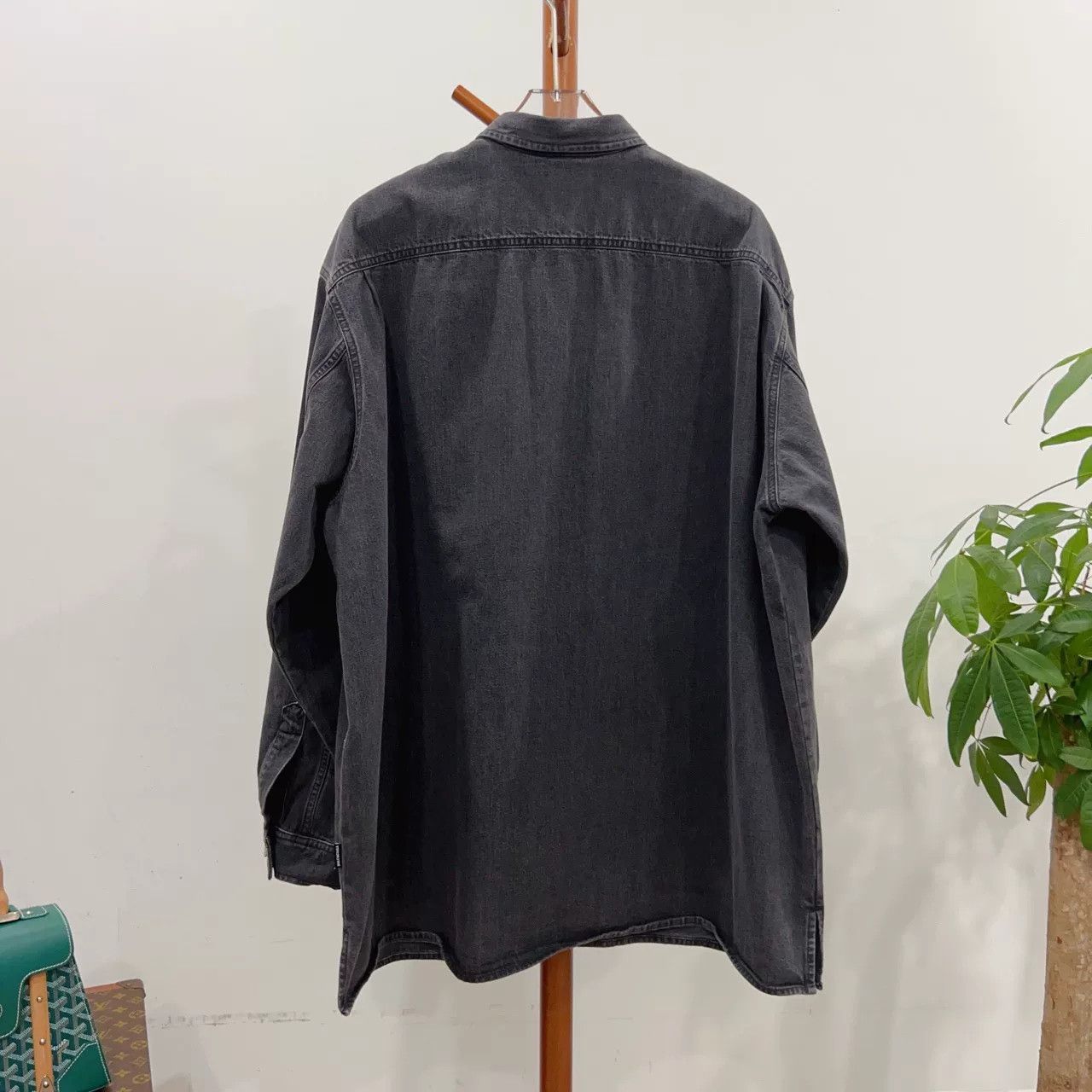 Balenciaga Balenciaga Denim Shirt Size 38 Size US XS / EU 42 / 0 - 2 Thumbnail
