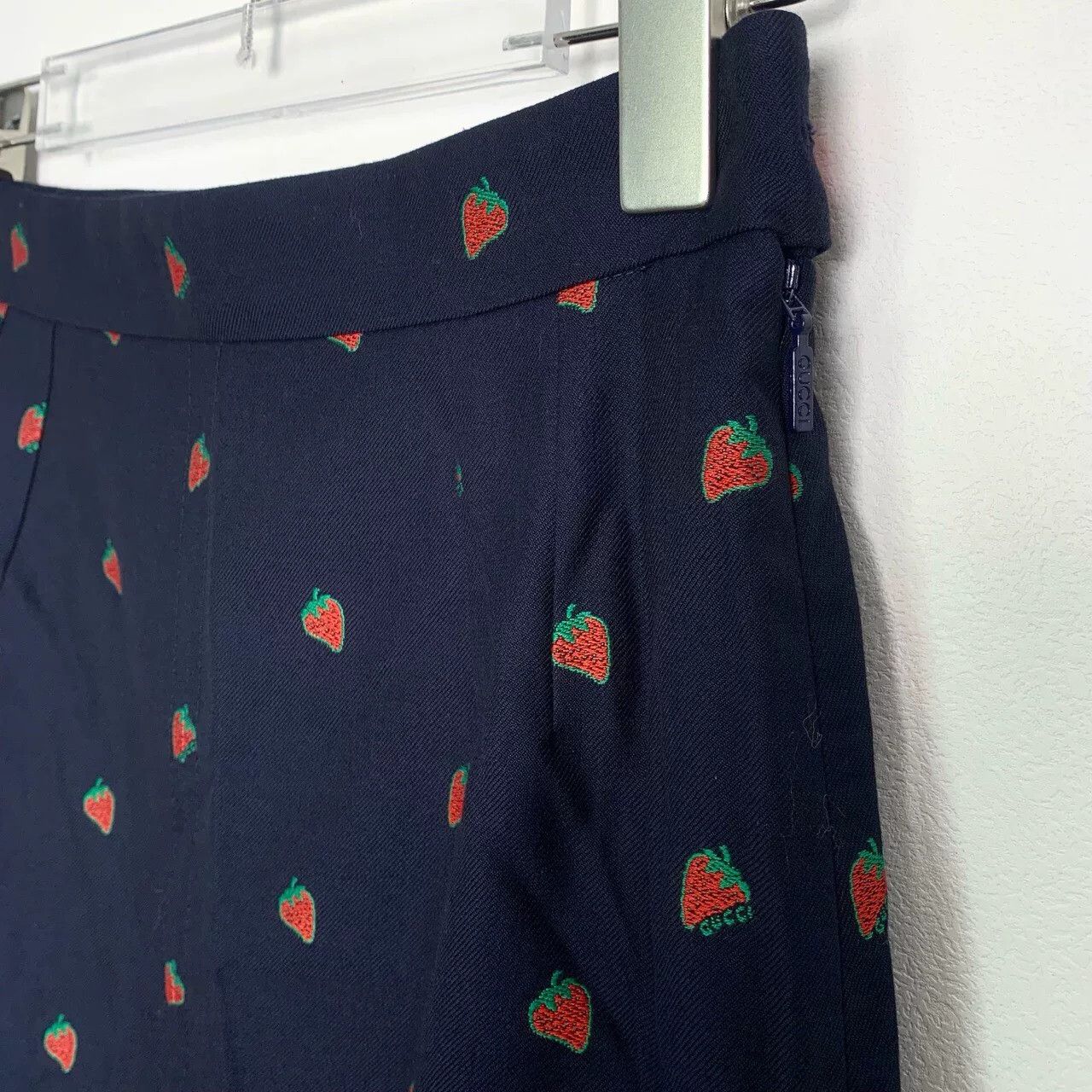 Gucci Gucci Double G Strawberry Embroidered Skirt Size US 38 / EU 54 - 3 Thumbnail