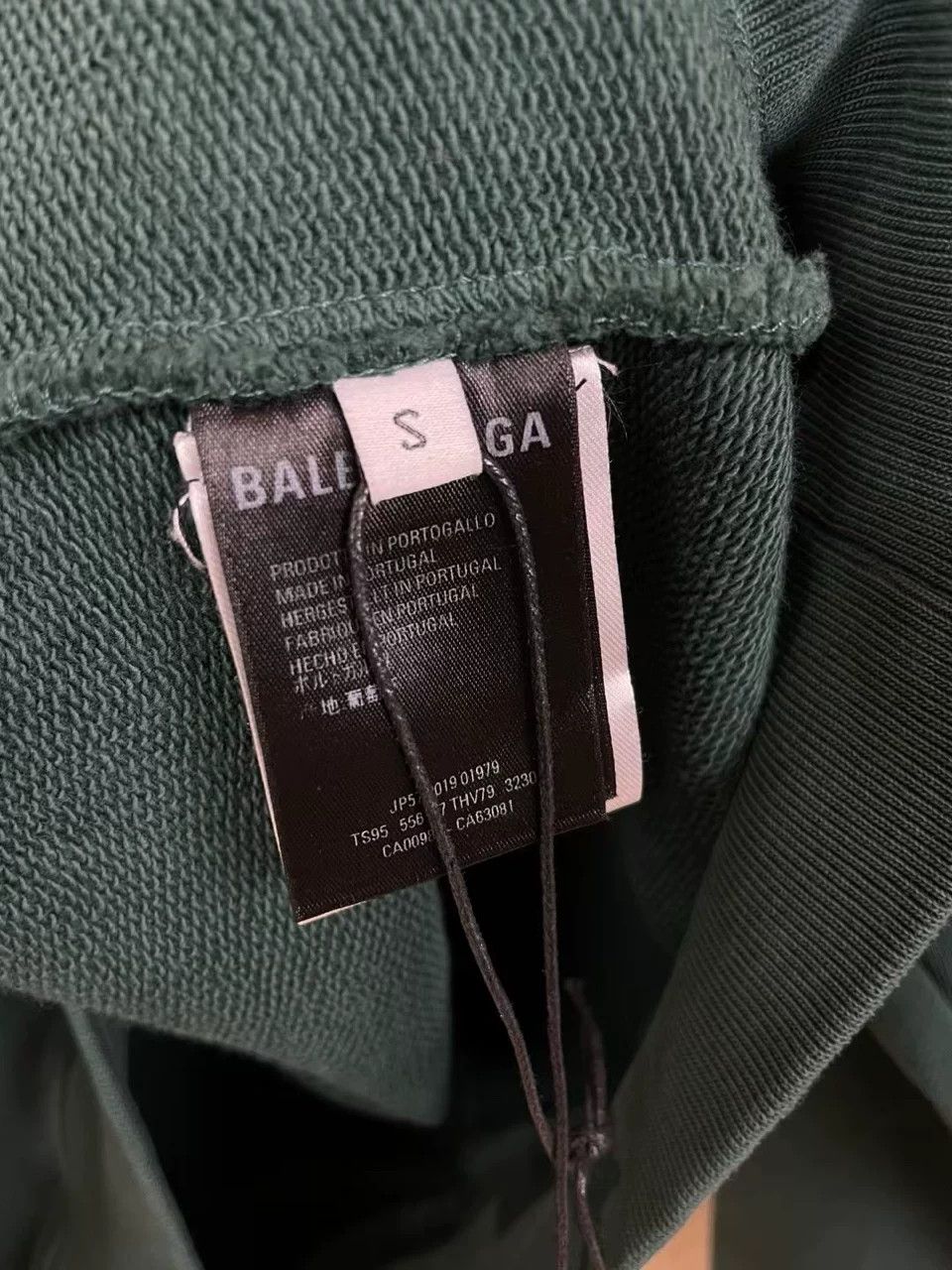 Balenciaga Balenciaga Green Back Logo Sweatshirt Size US S / EU 44-46 / 1 - 5 Thumbnail