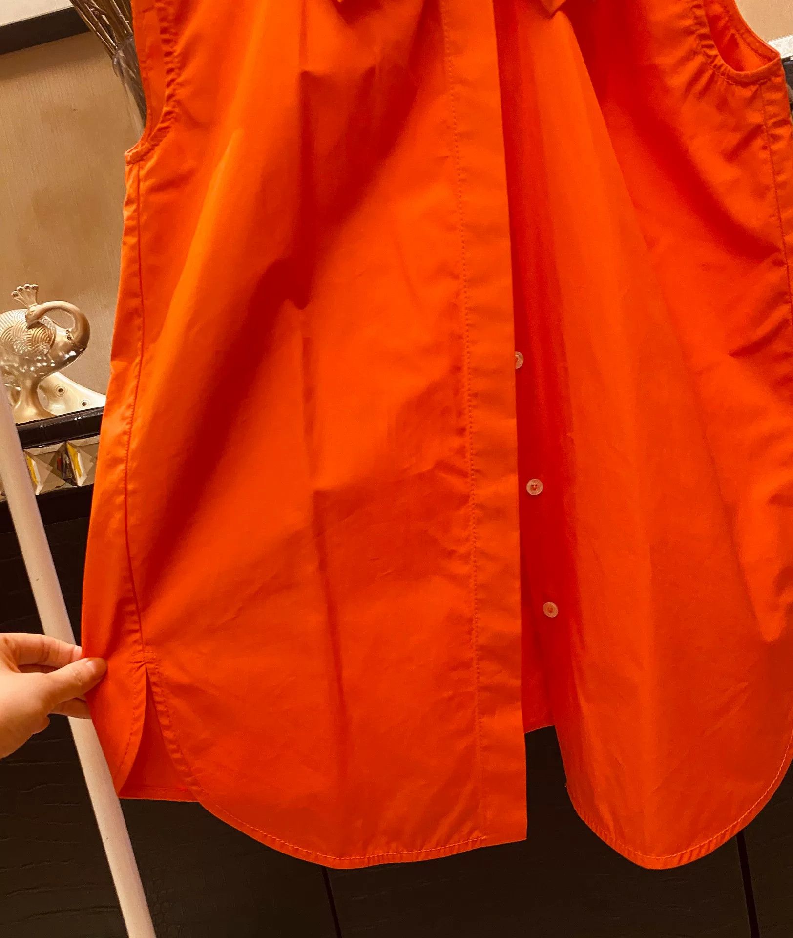 Chanel elegant orange sleeveless shirt with bow Size US S / EU 44-46 / 1 - 3 Thumbnail