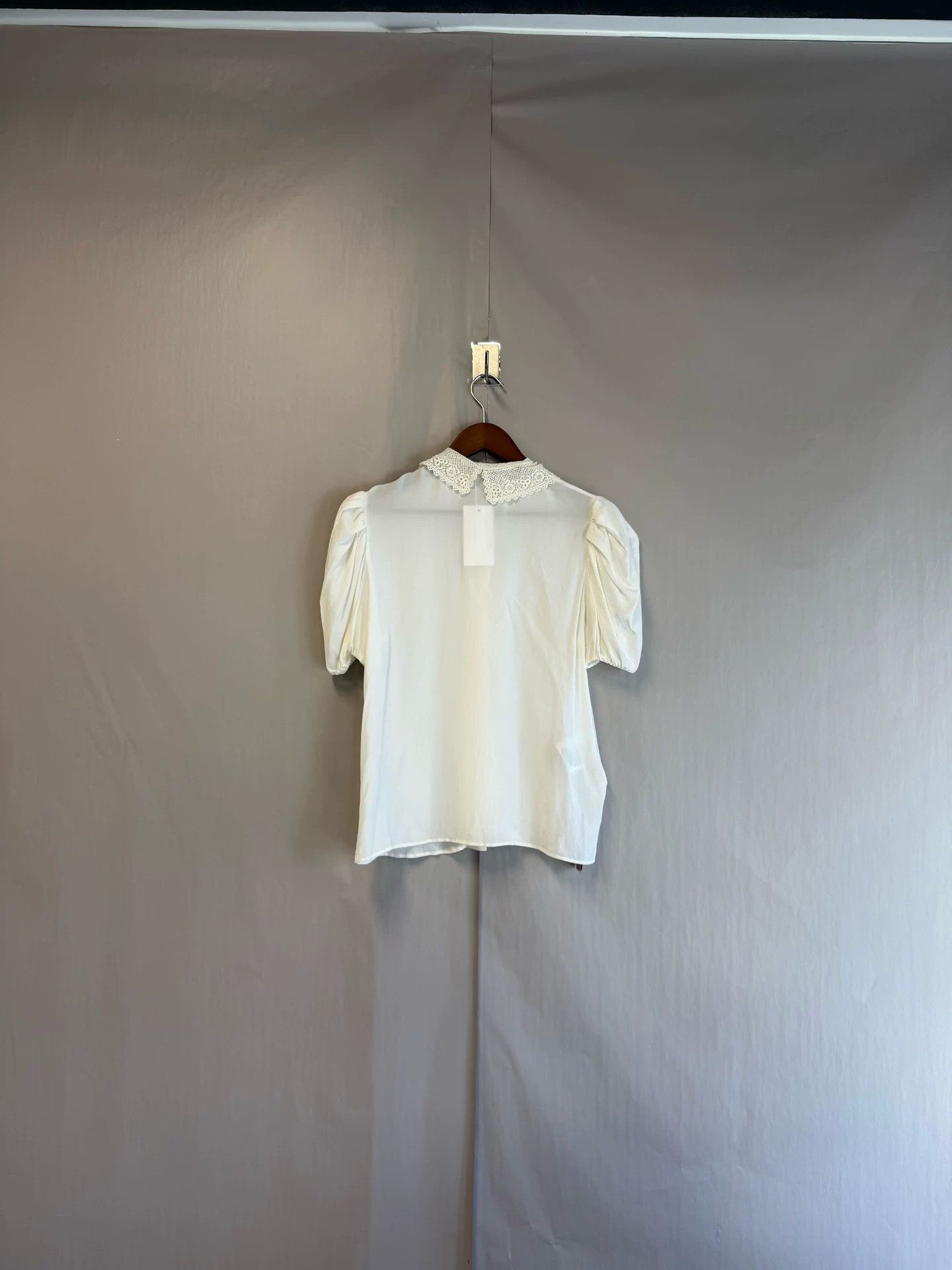 Miu Miu miu miu pearl button lace collar shirt Size US M / EU 48-50 / 2 - 3 Thumbnail