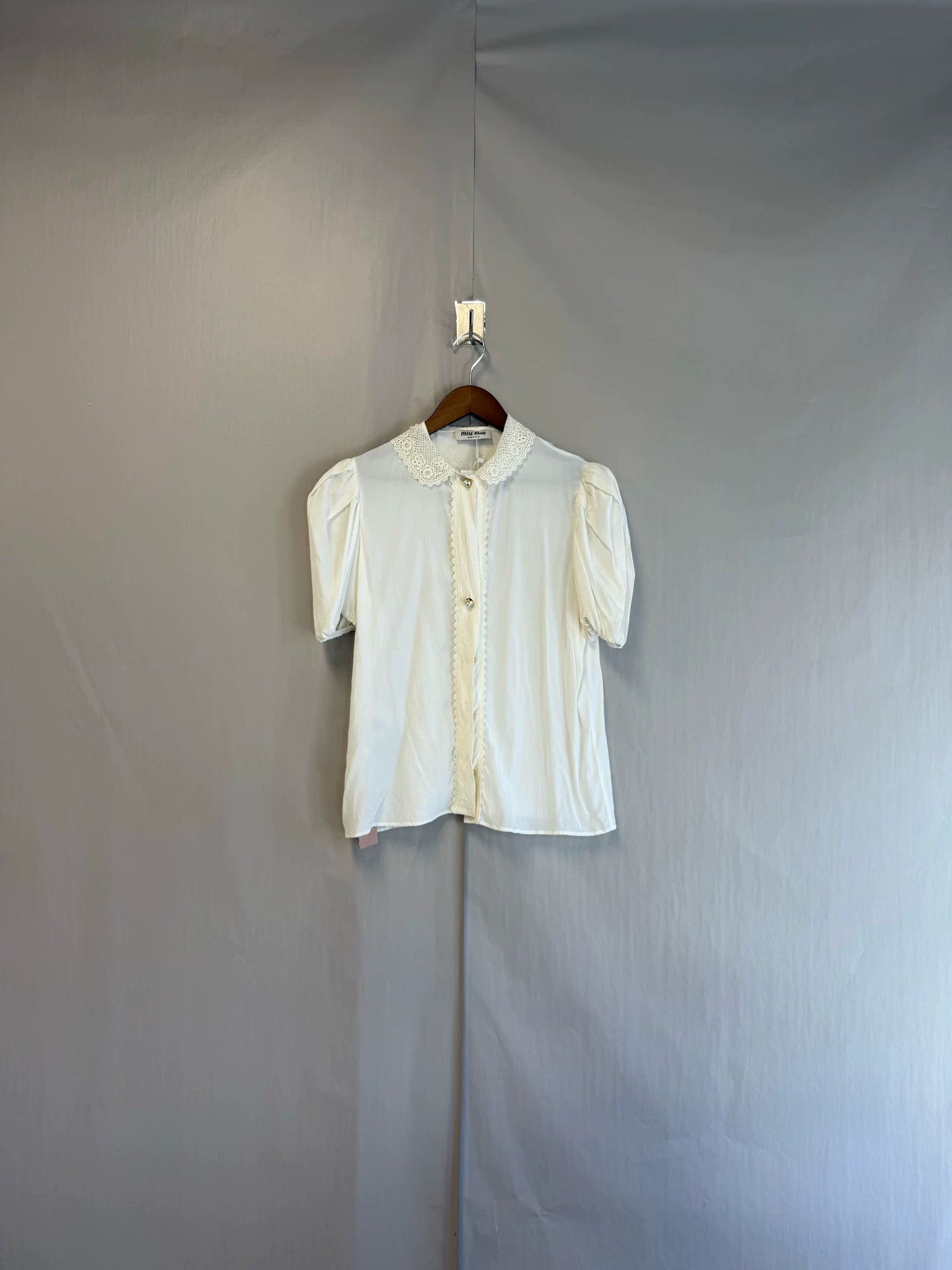 Miu Miu miu miu pearl button lace collar shirt Size US M / EU 48-50 / 2 - 2 Thumbnail