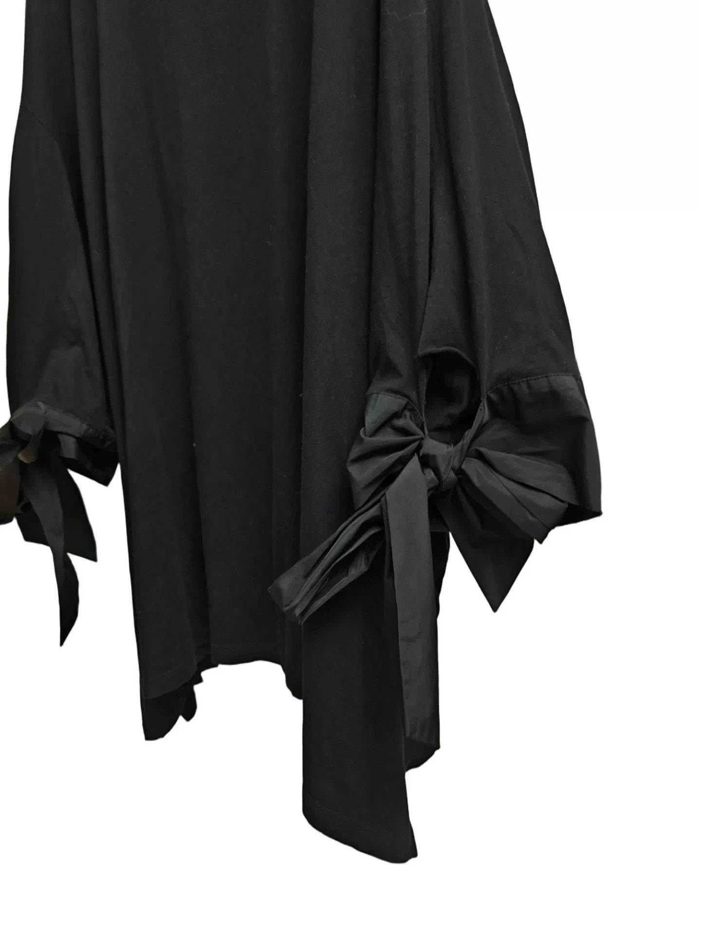 Valentino valentino black long sleeve t-shirt Size US L / EU 52-54 / 3 - 4 Thumbnail
