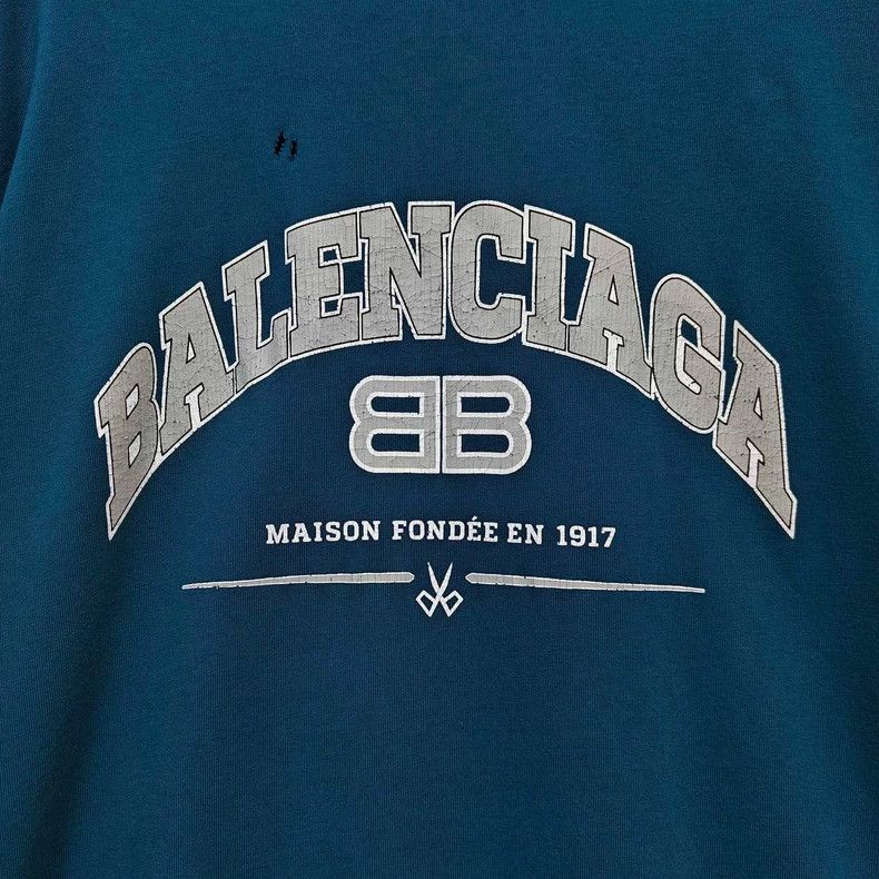 Balenciaga Balenciaga Distressed Logo Longsleeve Size US M / EU 48-50 / 2 - 3 Thumbnail