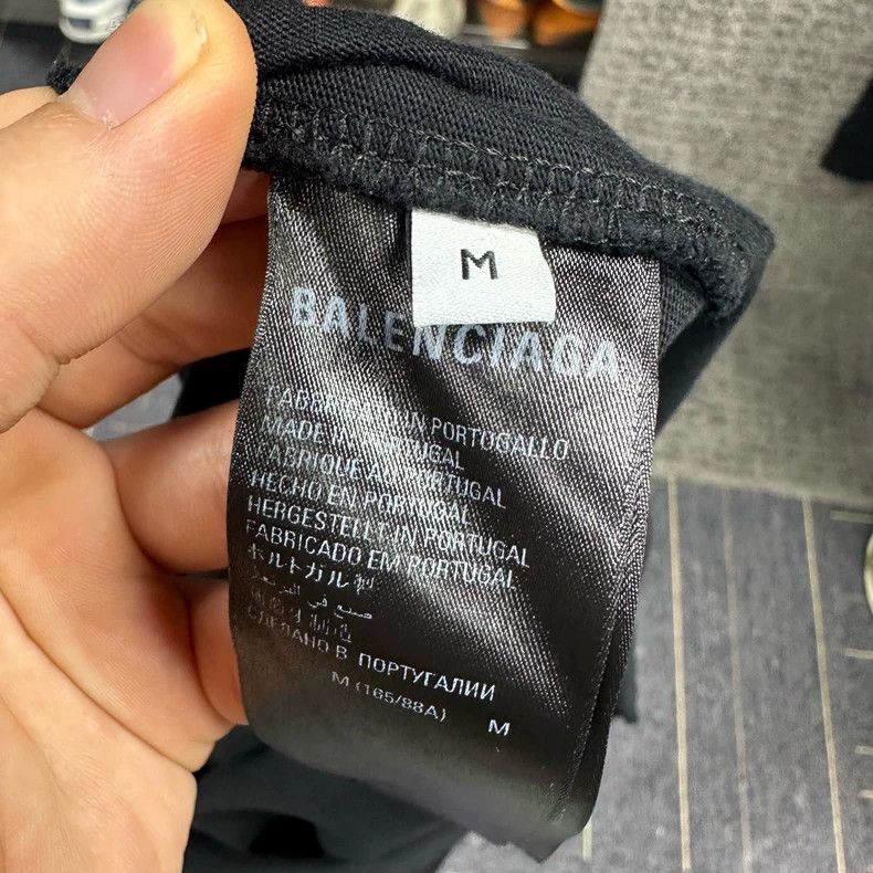 Balenciaga Balenciaga Distressed Logo Short Sleeve Tee Size US M / EU 48-50 / 2 - 4 Thumbnail