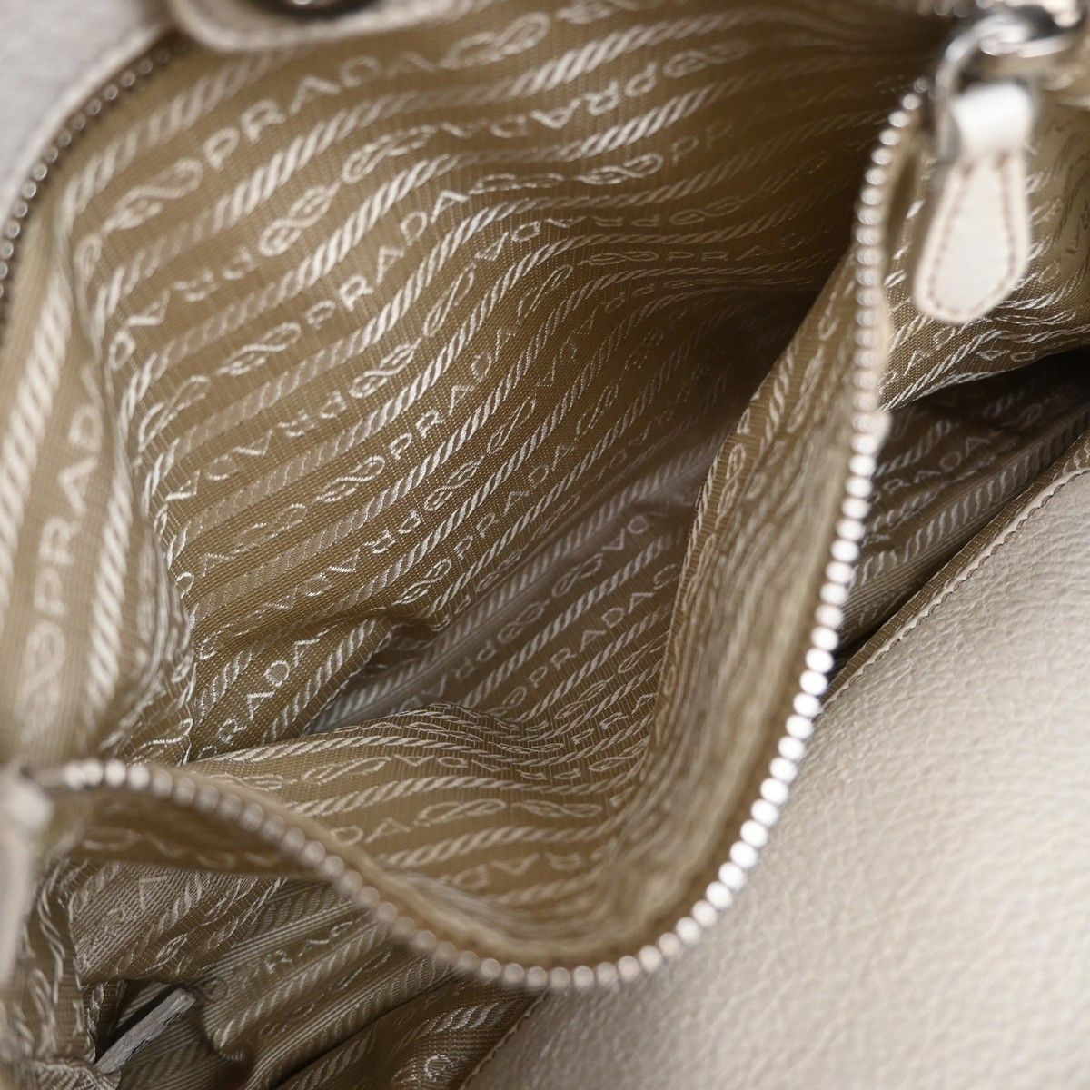 Prada Prada Side Pocket Zip Hobo Vitello Daino Size ONE SIZE - 19 Thumbnail