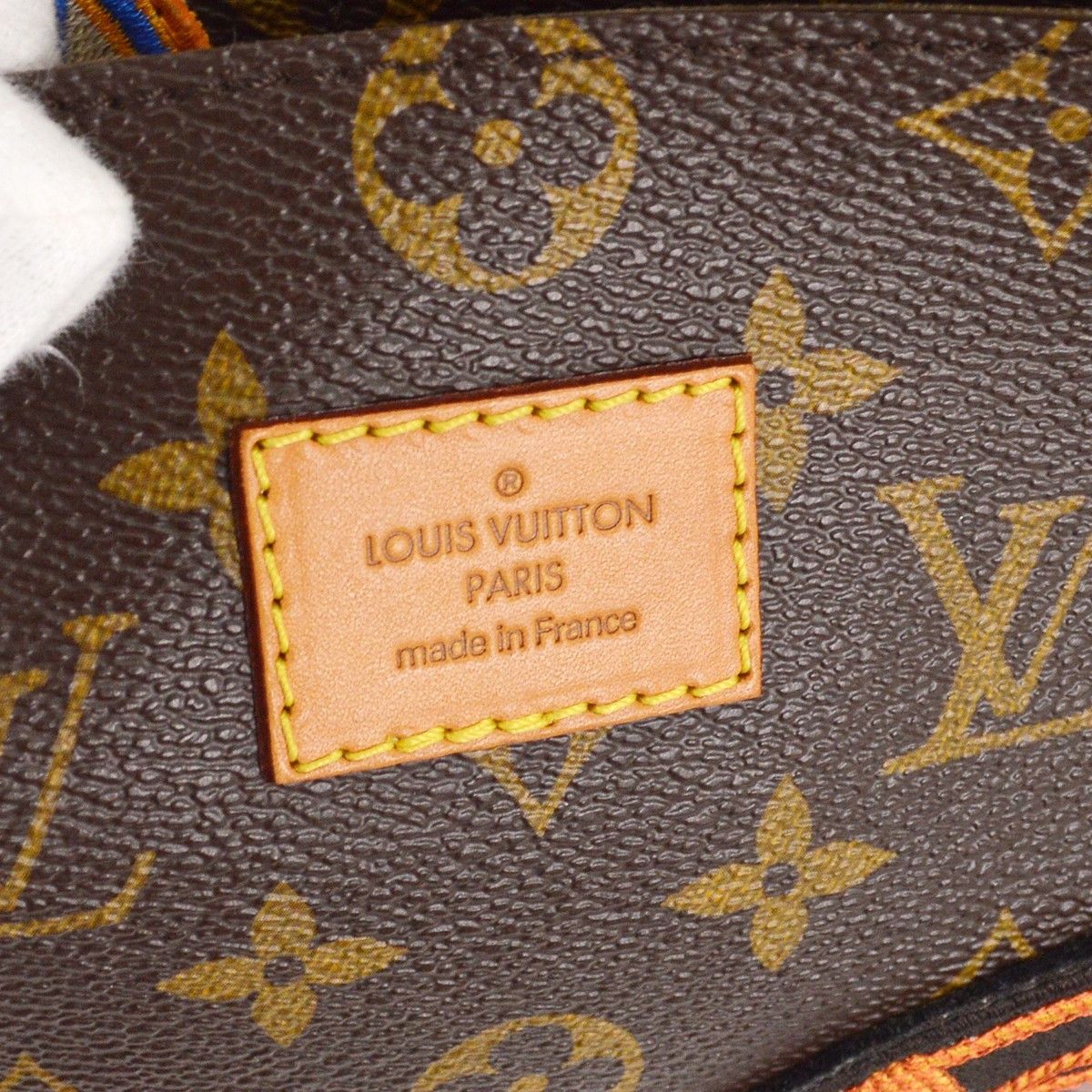 Louis Vuitton Louis Vuitton Cindy Sherman Camera Messenger Bag Patch Embellished Monogram Canvas Size ONE SIZE - 4 Thumbnail