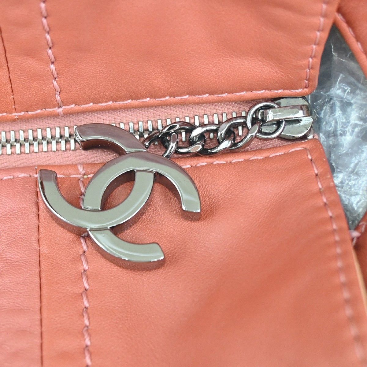 Chanel Chanel Luxe Ligne Zipped Tote Calfskin Size ONE SIZE - 8 Thumbnail