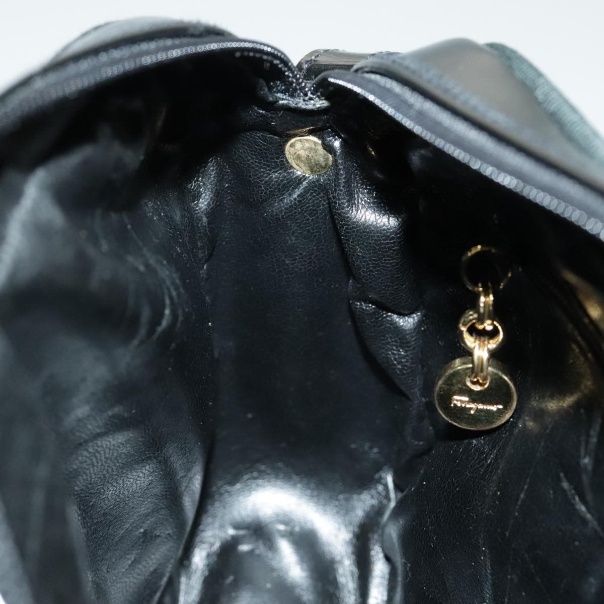 Salvatore Ferragamo Salvatore Ferragamo Vala Shoulder Bag Patent Leather Size ONE SIZE - 23 Thumbnail