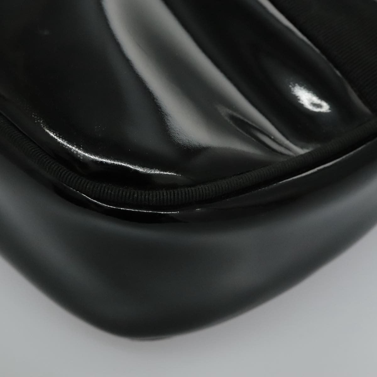 Salvatore Ferragamo Salvatore Ferragamo Vala Shoulder Bag Patent Leather Size ONE SIZE - 12 Thumbnail