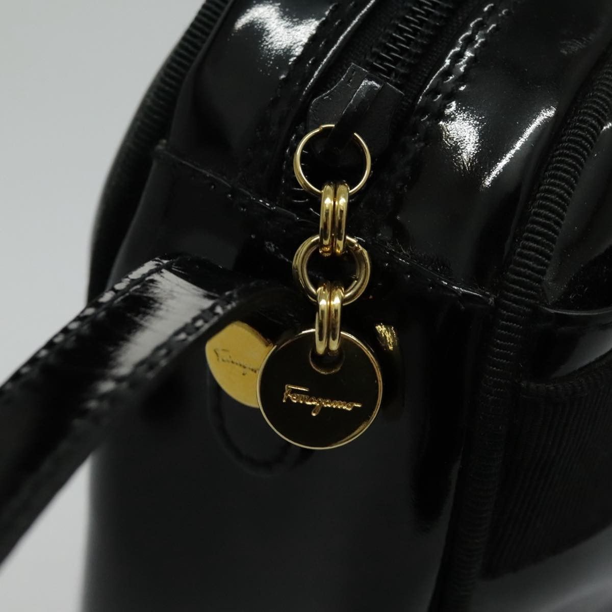 Salvatore Ferragamo Salvatore Ferragamo Vala Shoulder Bag Patent Leather Size ONE SIZE - 15 Thumbnail