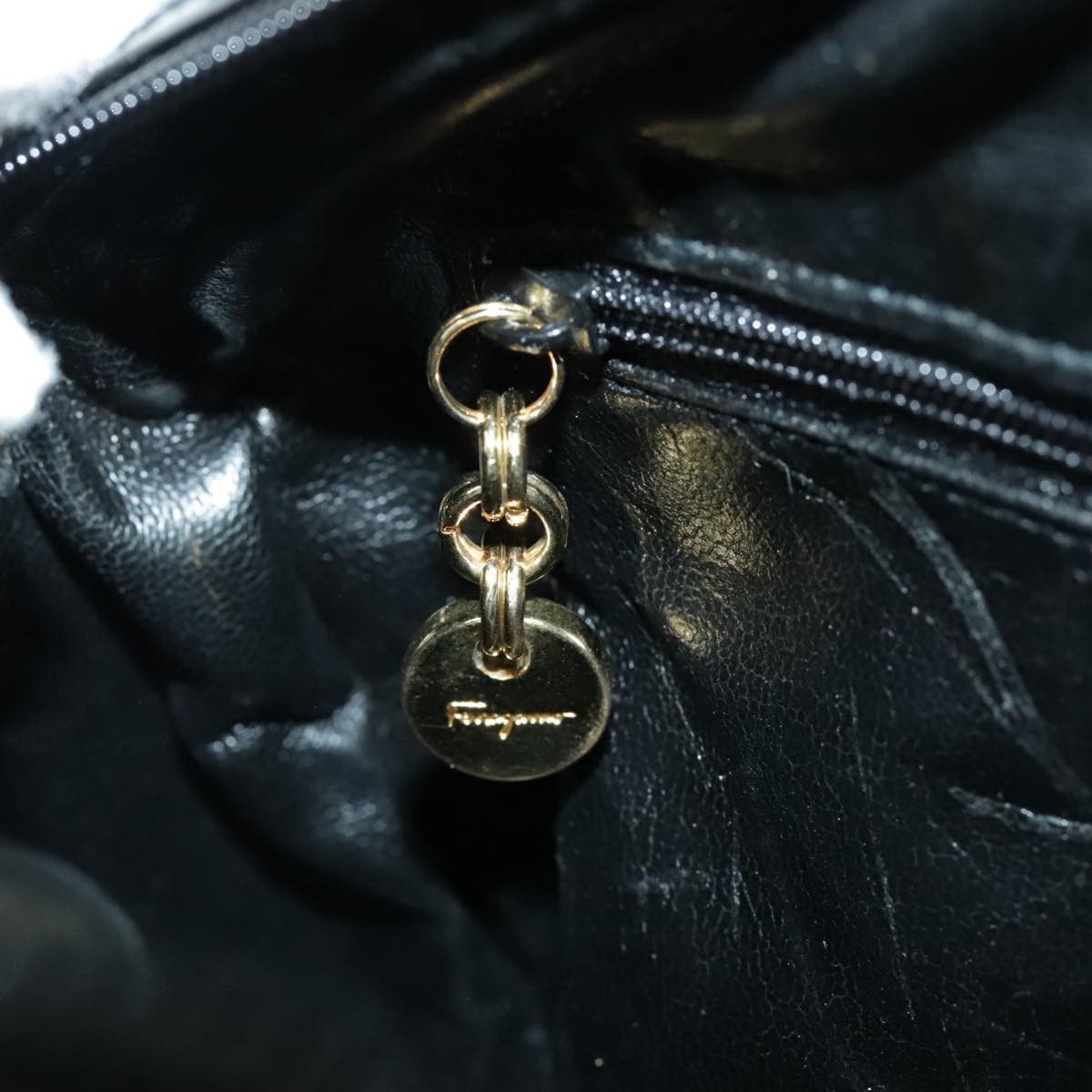 Salvatore Ferragamo Salvatore Ferragamo Vala Shoulder Bag Patent Leather Size ONE SIZE - 14 Thumbnail