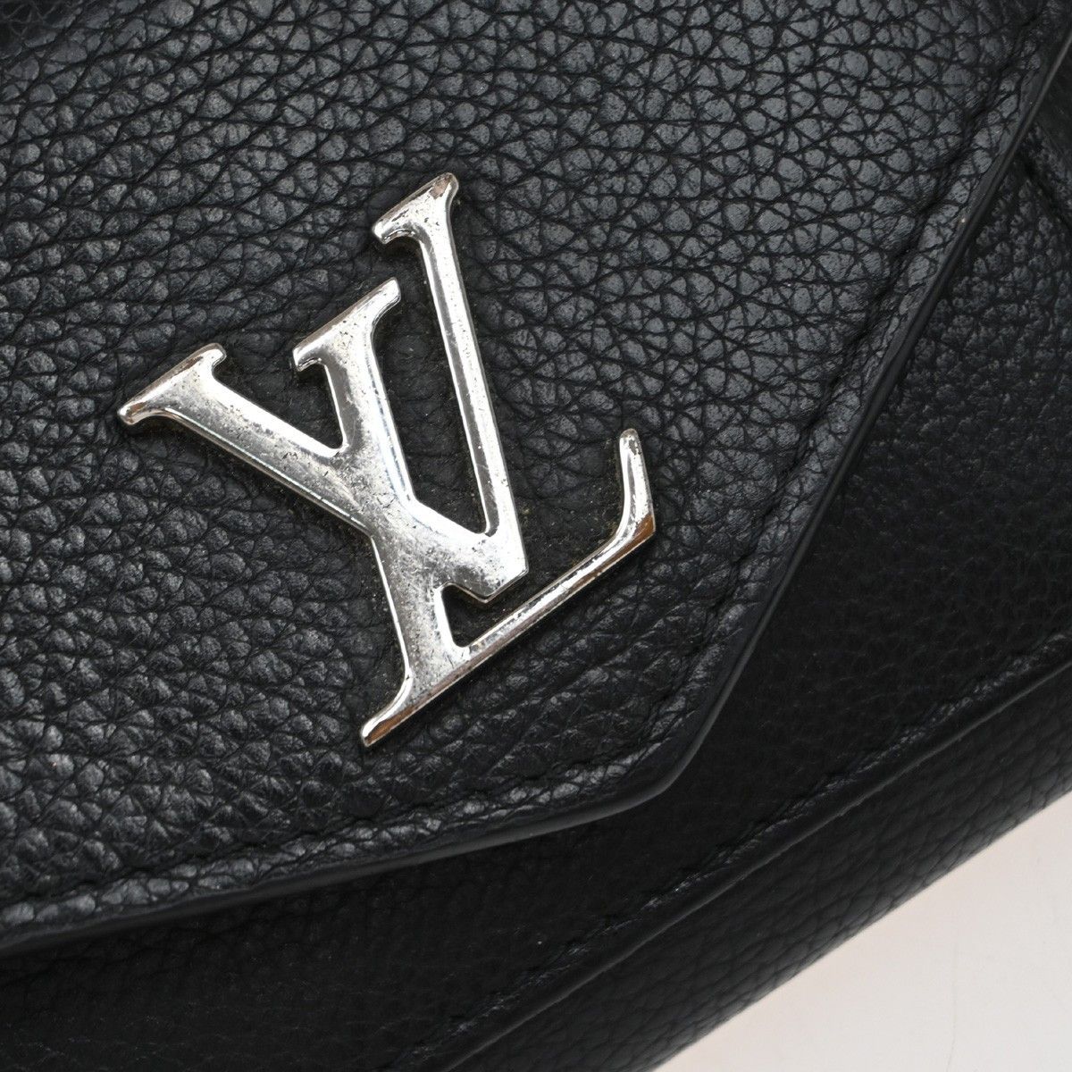 Louis Vuitton Louis Vuitton MyLockme Compact Wallet Leather Size ONE SIZE - 8 Thumbnail