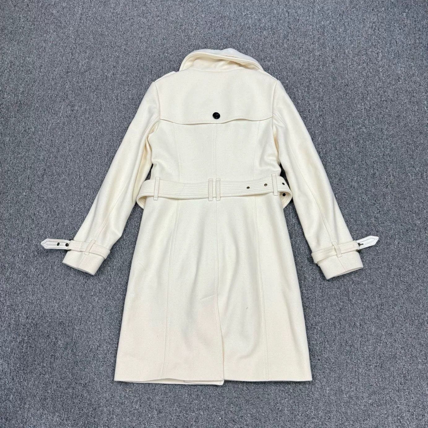 Burberry Burberry White Wool Coat UK4 Size US XS / EU 42 / 0 - 2 Thumbnail