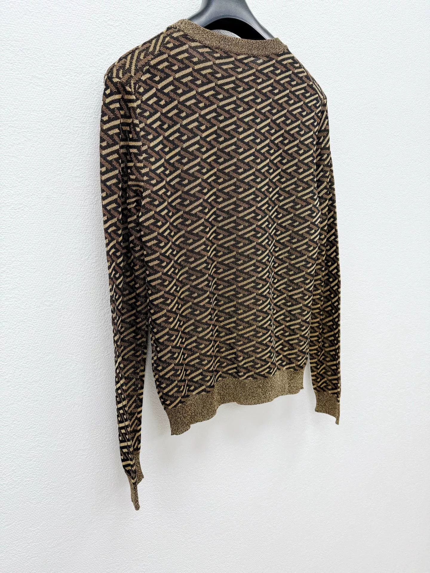Versace VERSACE Embroidered Knit Sweater Size US S / EU 44-46 / 1 - 4 Thumbnail