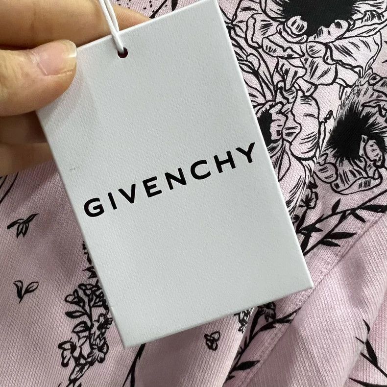 Givenchy Givenchy Gothic Print Hoodie XS Size US XS / EU 42 / 0 - 3 Thumbnail