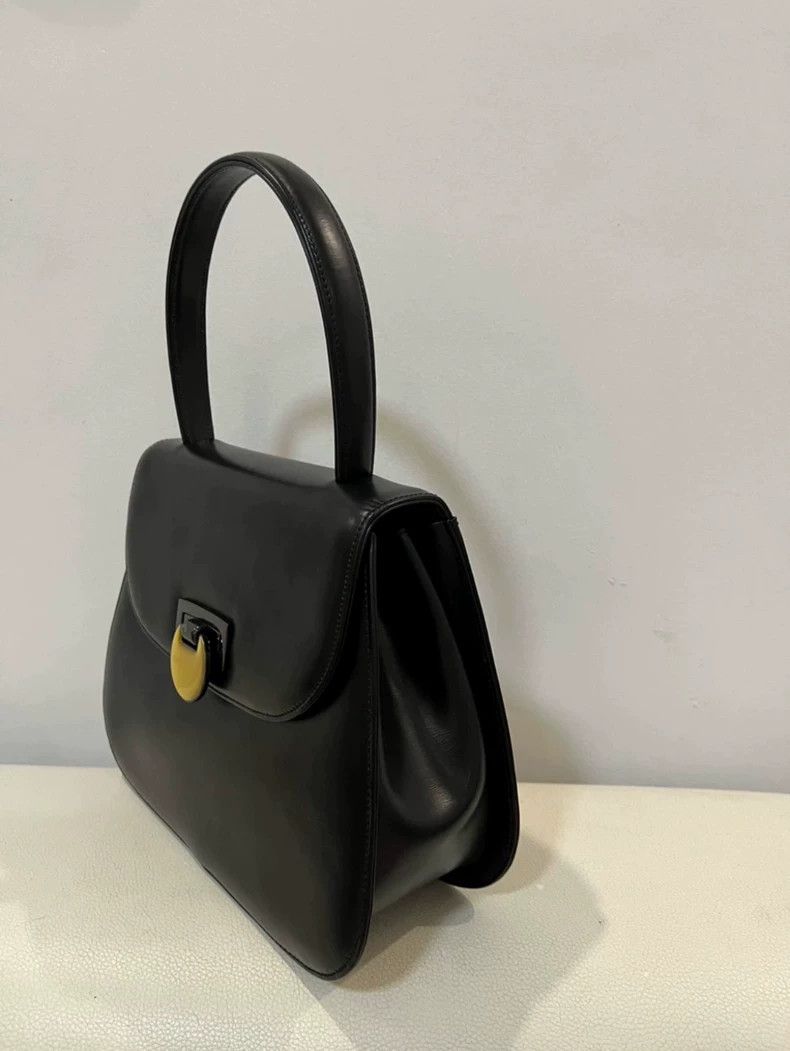 Givenchy Givenchy Vintage Black Gold Flip Lock Bag Size ONE SIZE - 7 Thumbnail